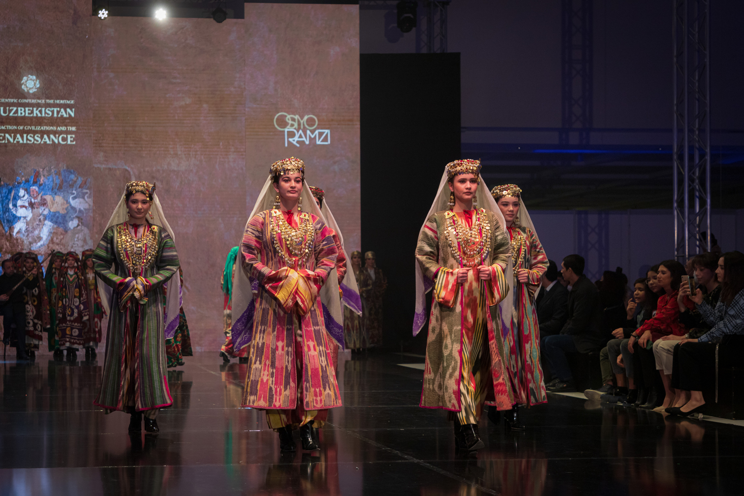 FASHION-ШОУ «НАЦИОНАЛЬНАЯ ОДЕЖДА — ЖЕМЧУЖИНА НОВОГО РЕНЕССАНСА». Георгий Намазов | Фотограф в Ташкенте