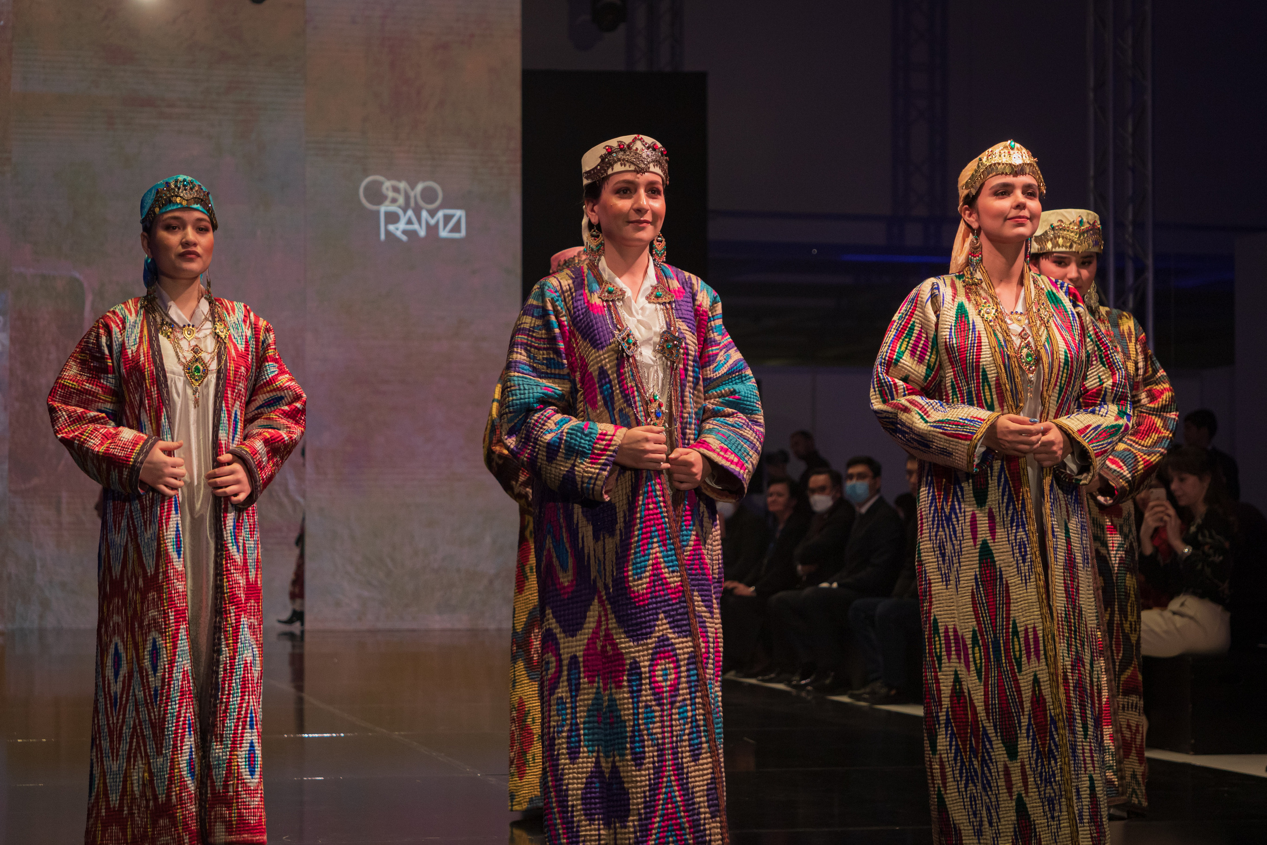 FASHION-ШОУ «НАЦИОНАЛЬНАЯ ОДЕЖДА — ЖЕМЧУЖИНА НОВОГО РЕНЕССАНСА». Георгий Намазов | Фотограф в Ташкенте