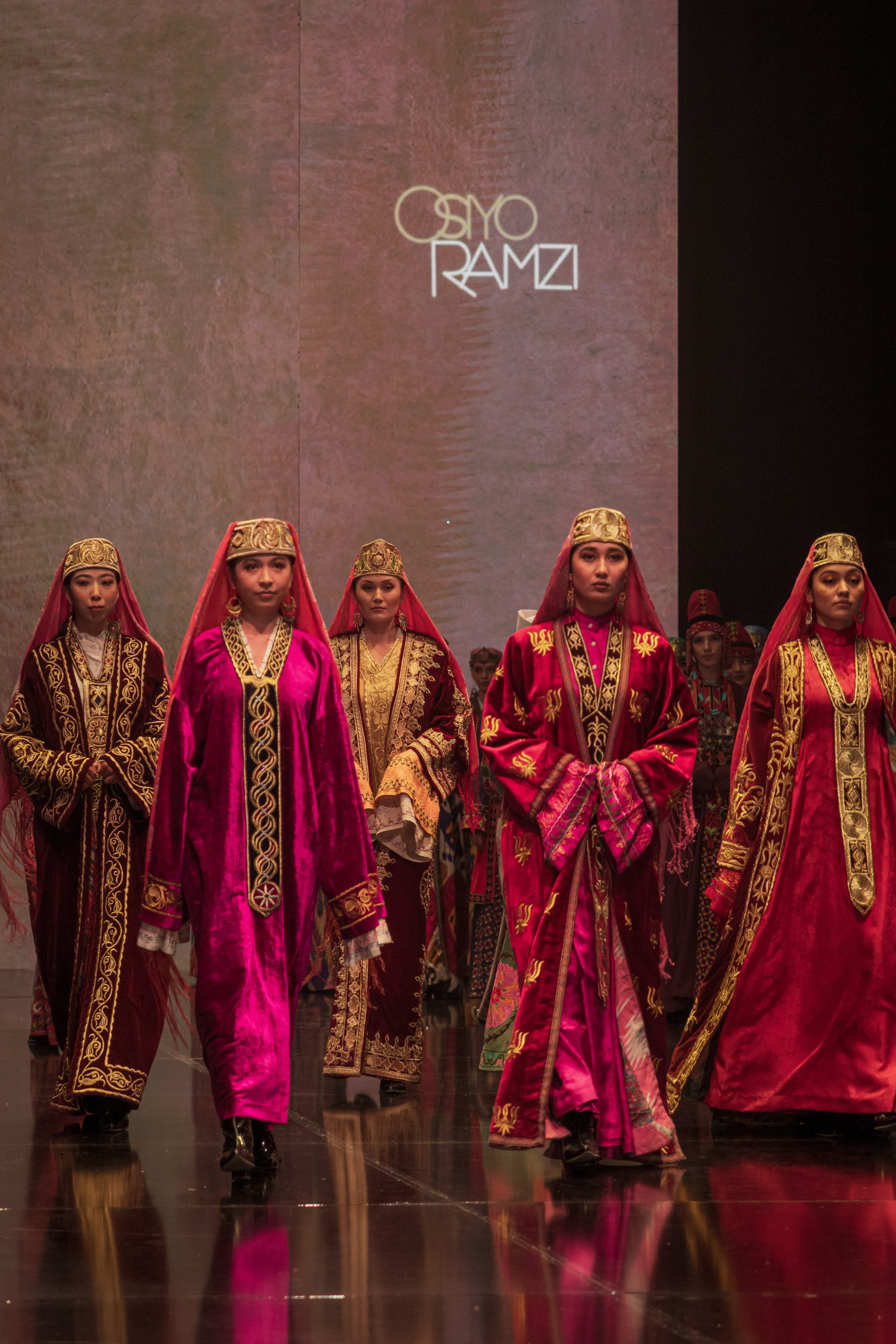 FASHION-ШОУ «НАЦИОНАЛЬНАЯ ОДЕЖДА — ЖЕМЧУЖИНА НОВОГО РЕНЕССАНСА». Георгий Намазов | Фотограф в Ташкенте