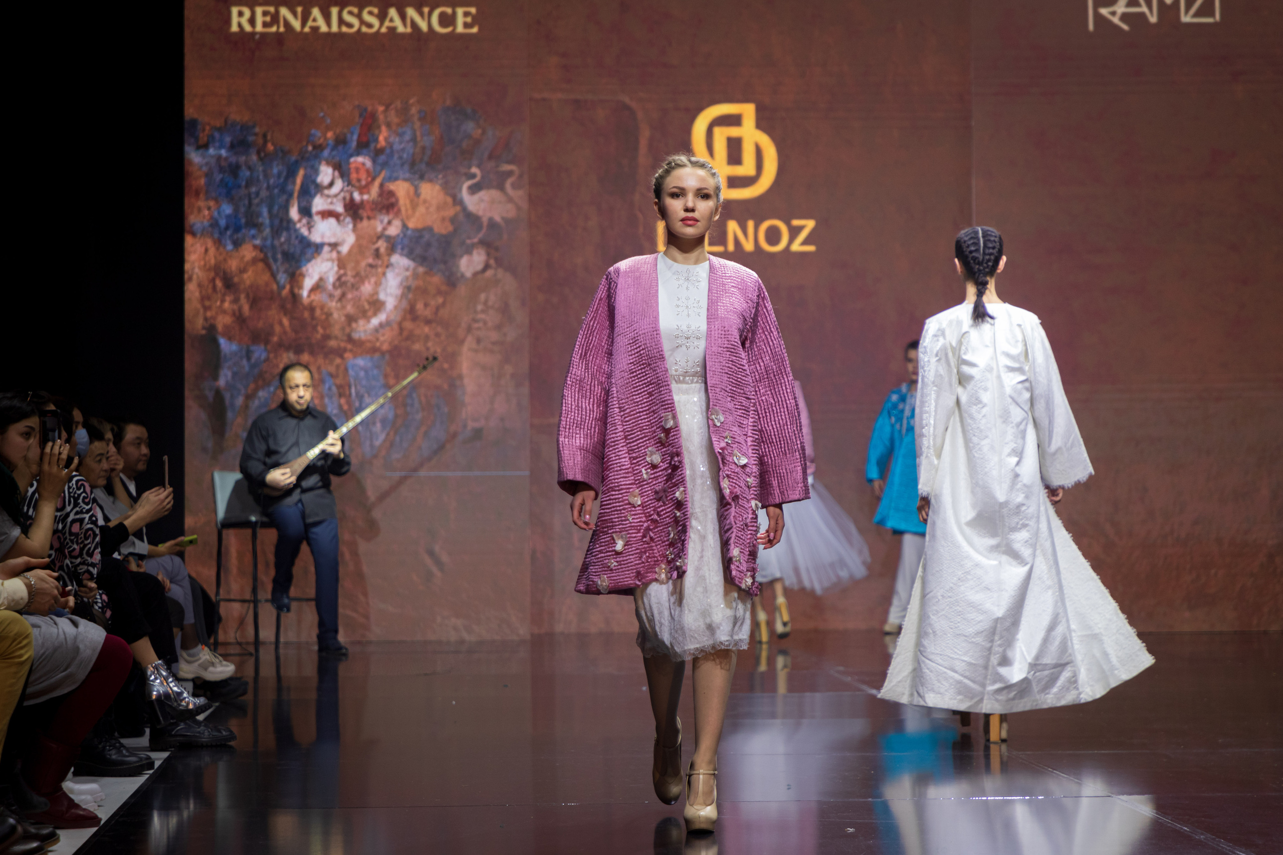 FASHION-ШОУ «НАЦИОНАЛЬНАЯ ОДЕЖДА — ЖЕМЧУЖИНА НОВОГО РЕНЕССАНСА». Георгий Намазов | Фотограф в Ташкенте