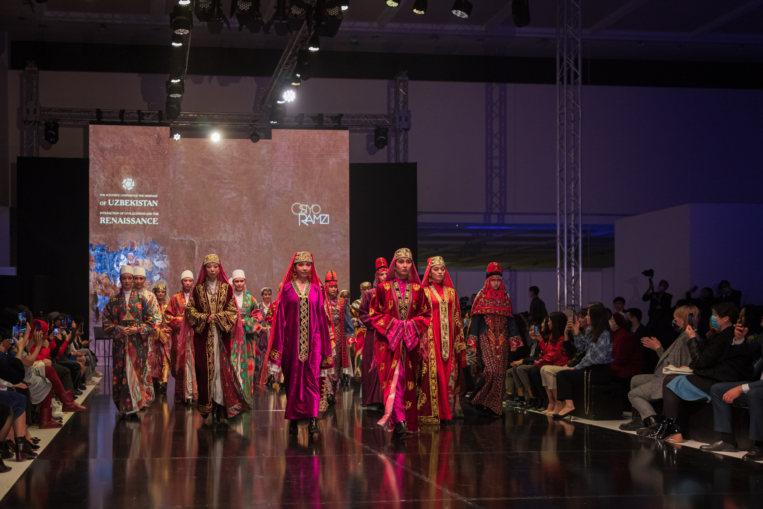 FASHION-ШОУ «НАЦИОНАЛЬНАЯ ОДЕЖДА — ЖЕМЧУЖИНА НОВОГО РЕНЕССАНСА». Георгий Намазов | Фотограф в Ташкенте