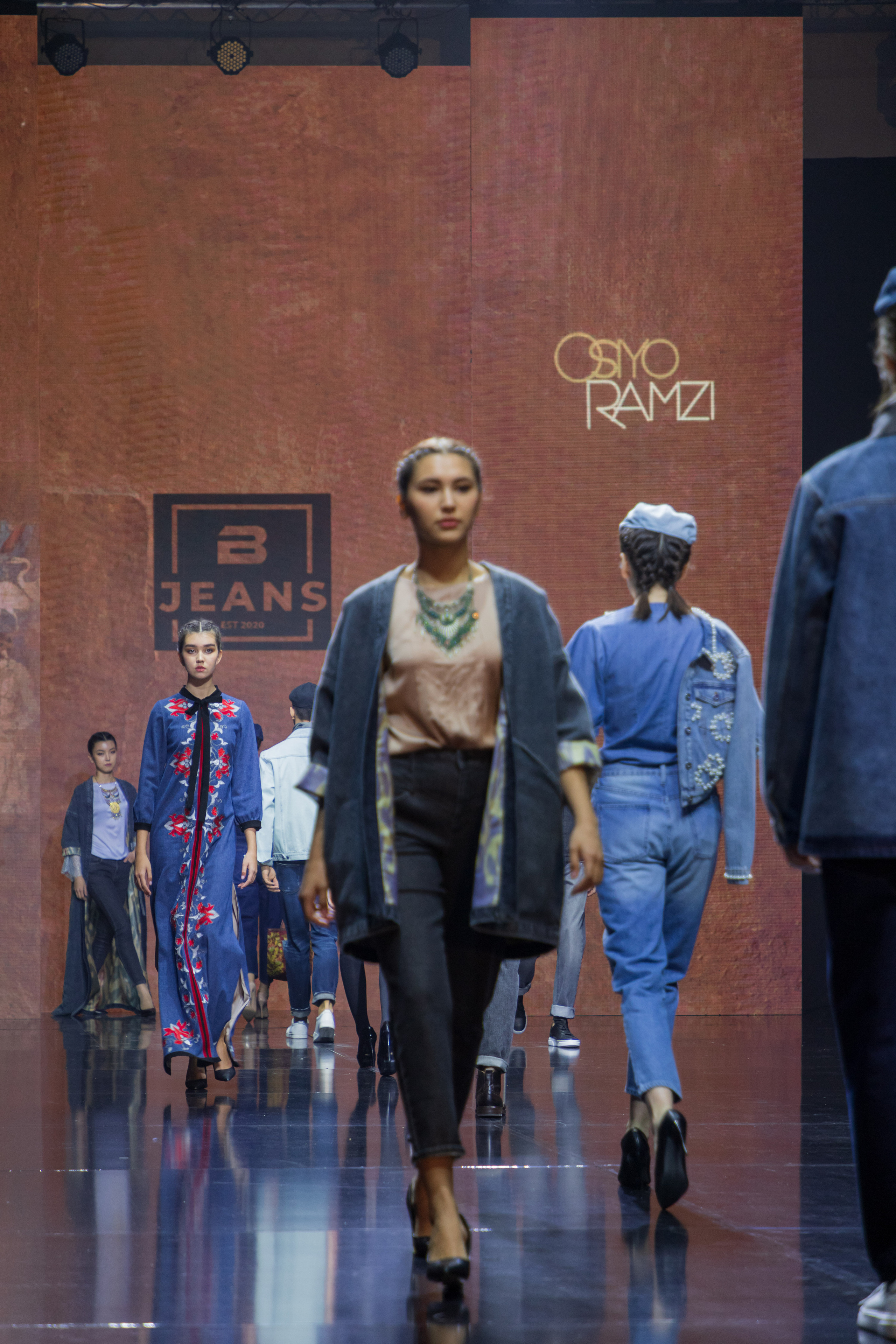 FASHION-ШОУ «НАЦИОНАЛЬНАЯ ОДЕЖДА — ЖЕМЧУЖИНА НОВОГО РЕНЕССАНСА». Георгий Намазов | Фотограф в Ташкенте