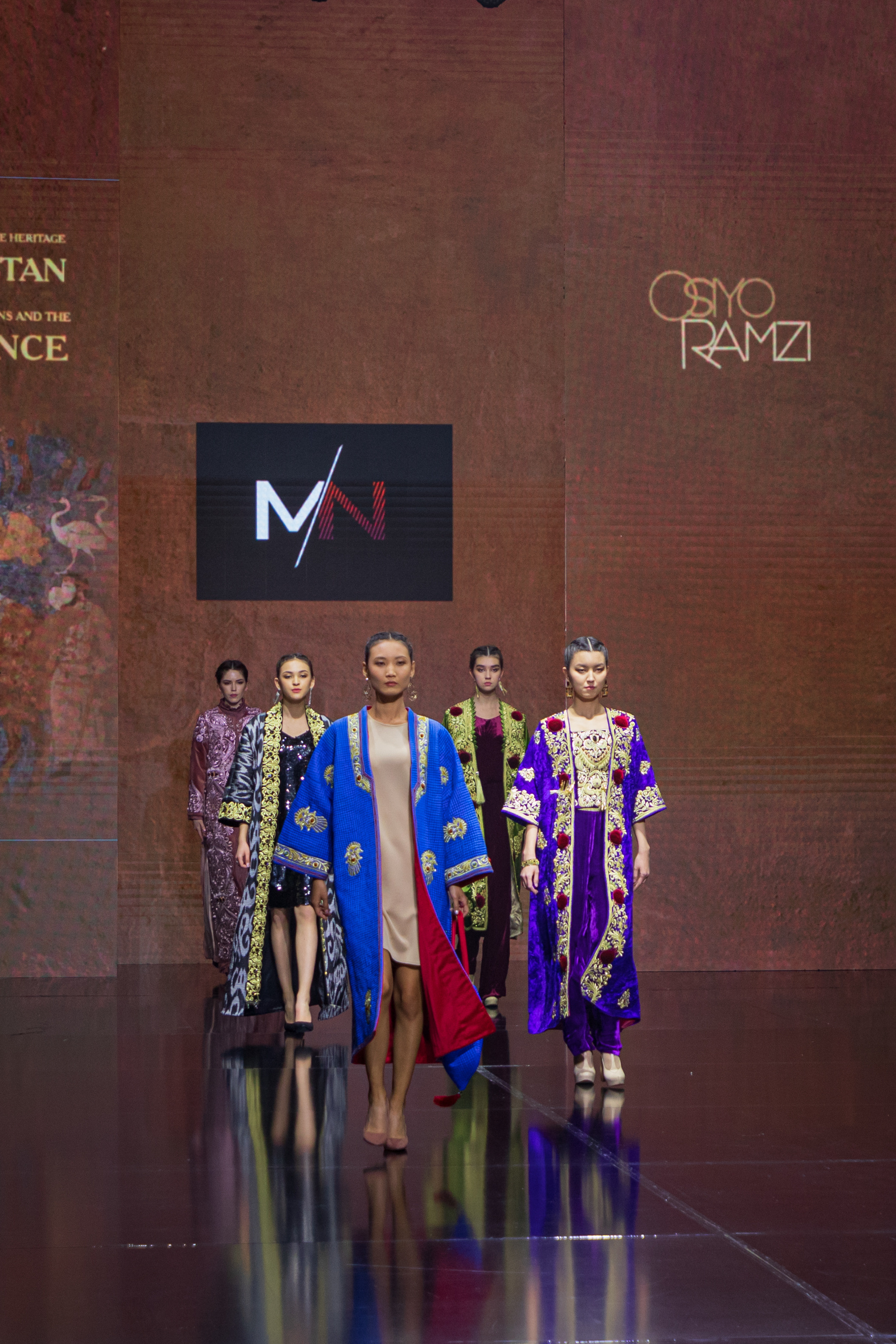 FASHION-ШОУ «НАЦИОНАЛЬНАЯ ОДЕЖДА — ЖЕМЧУЖИНА НОВОГО РЕНЕССАНСА». Георгий Намазов | Фотограф в Ташкенте