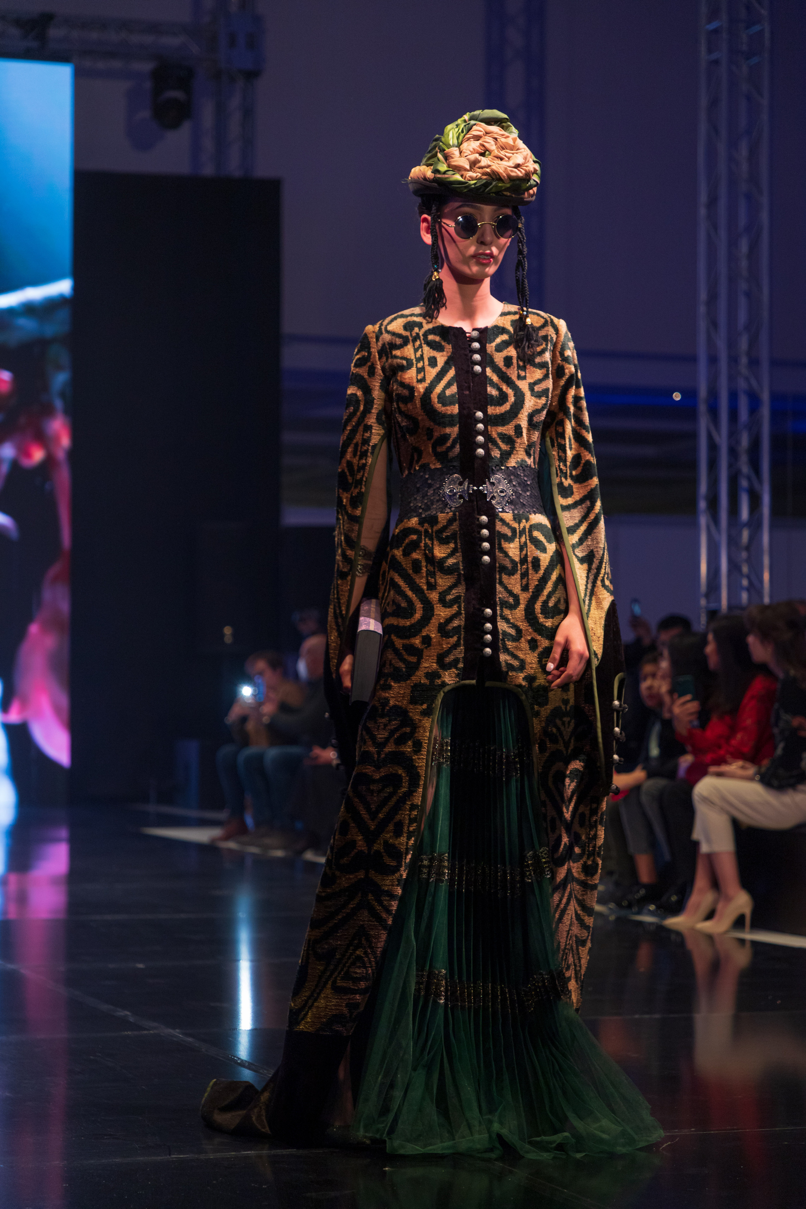 FASHION-ШОУ «НАЦИОНАЛЬНАЯ ОДЕЖДА — ЖЕМЧУЖИНА НОВОГО РЕНЕССАНСА». Георгий Намазов | Фотограф в Ташкенте