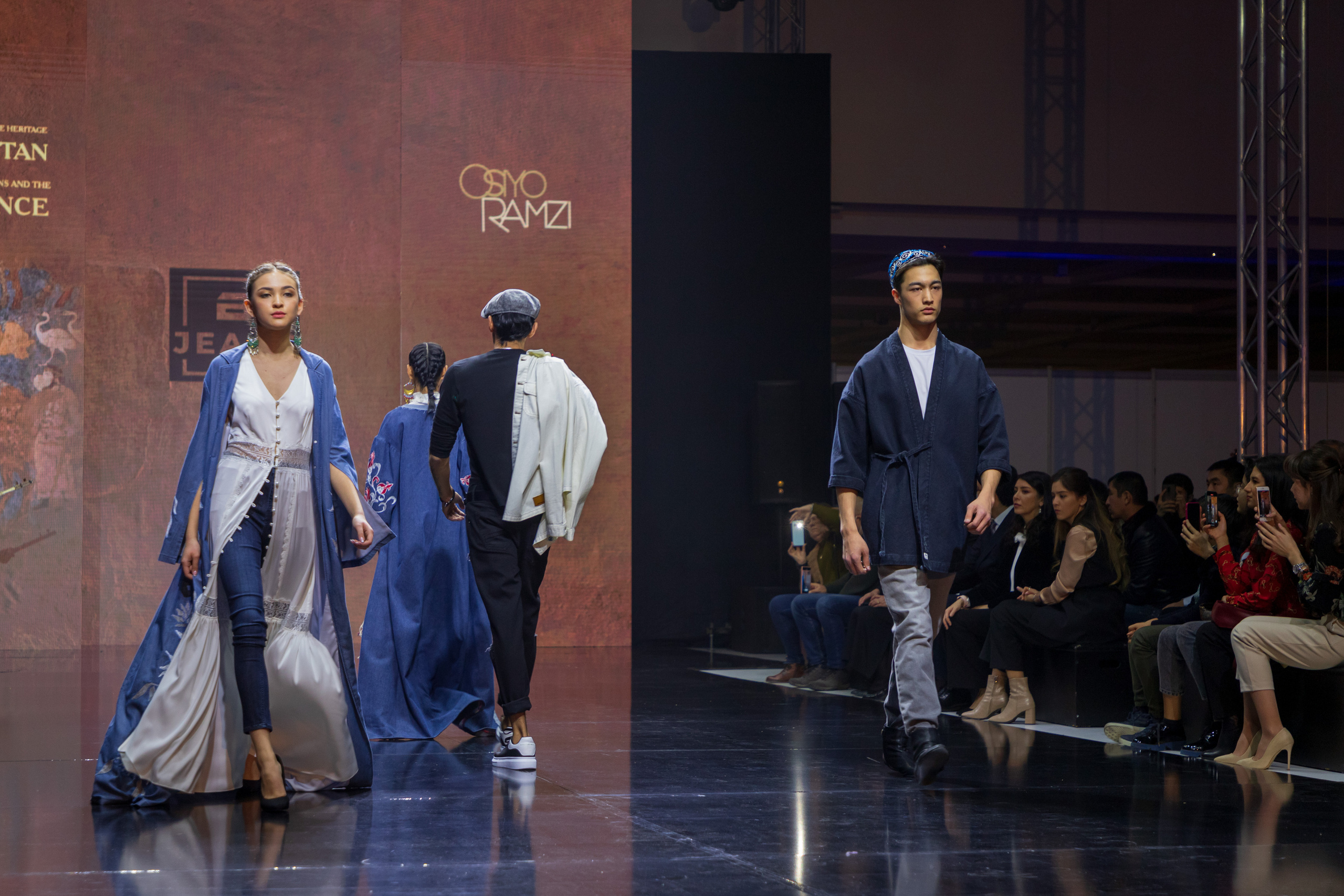 FASHION-ШОУ «НАЦИОНАЛЬНАЯ ОДЕЖДА — ЖЕМЧУЖИНА НОВОГО РЕНЕССАНСА». Георгий Намазов | Фотограф в Ташкенте