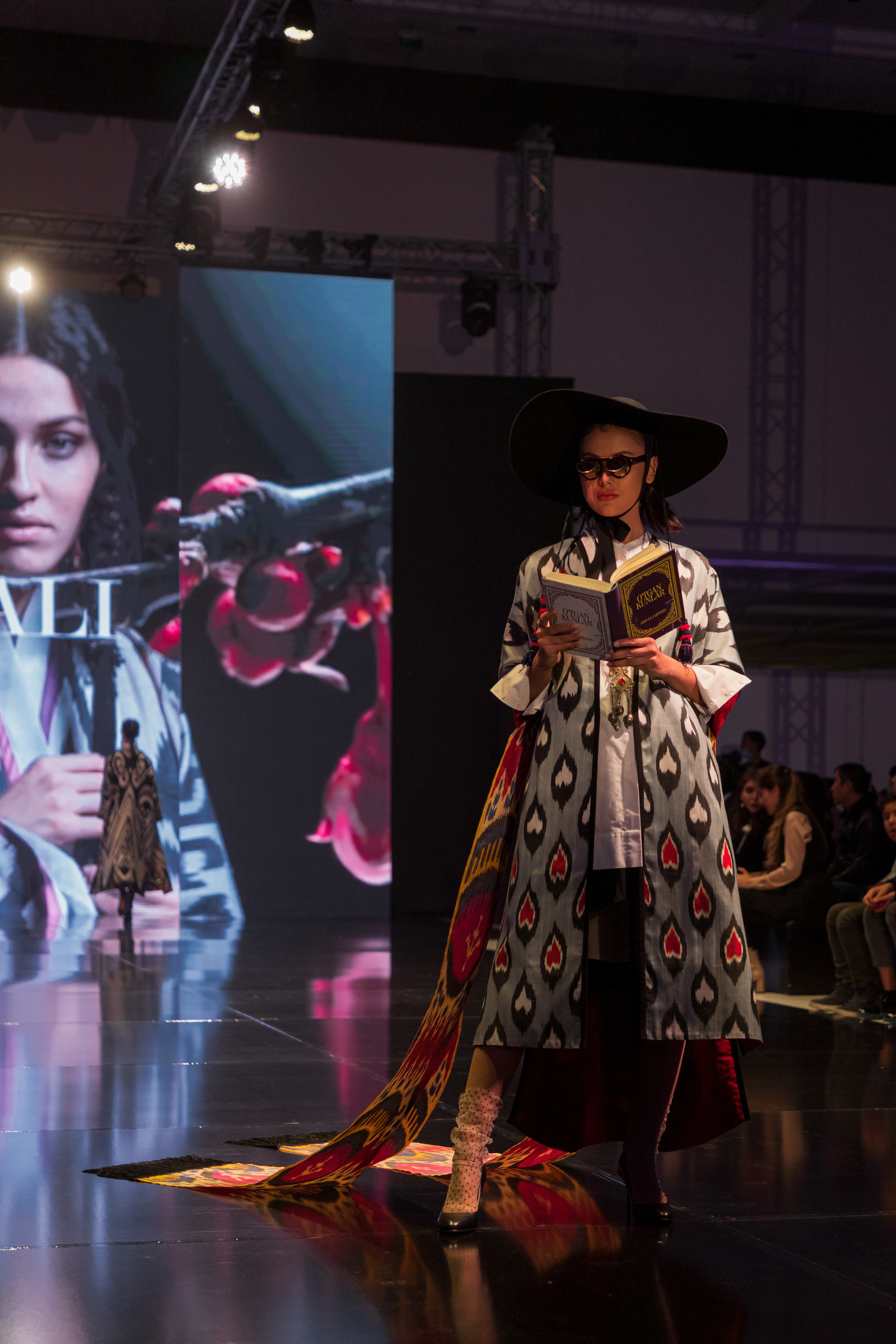 FASHION-ШОУ «НАЦИОНАЛЬНАЯ ОДЕЖДА — ЖЕМЧУЖИНА НОВОГО РЕНЕССАНСА». Георгий Намазов | Фотограф в Ташкенте