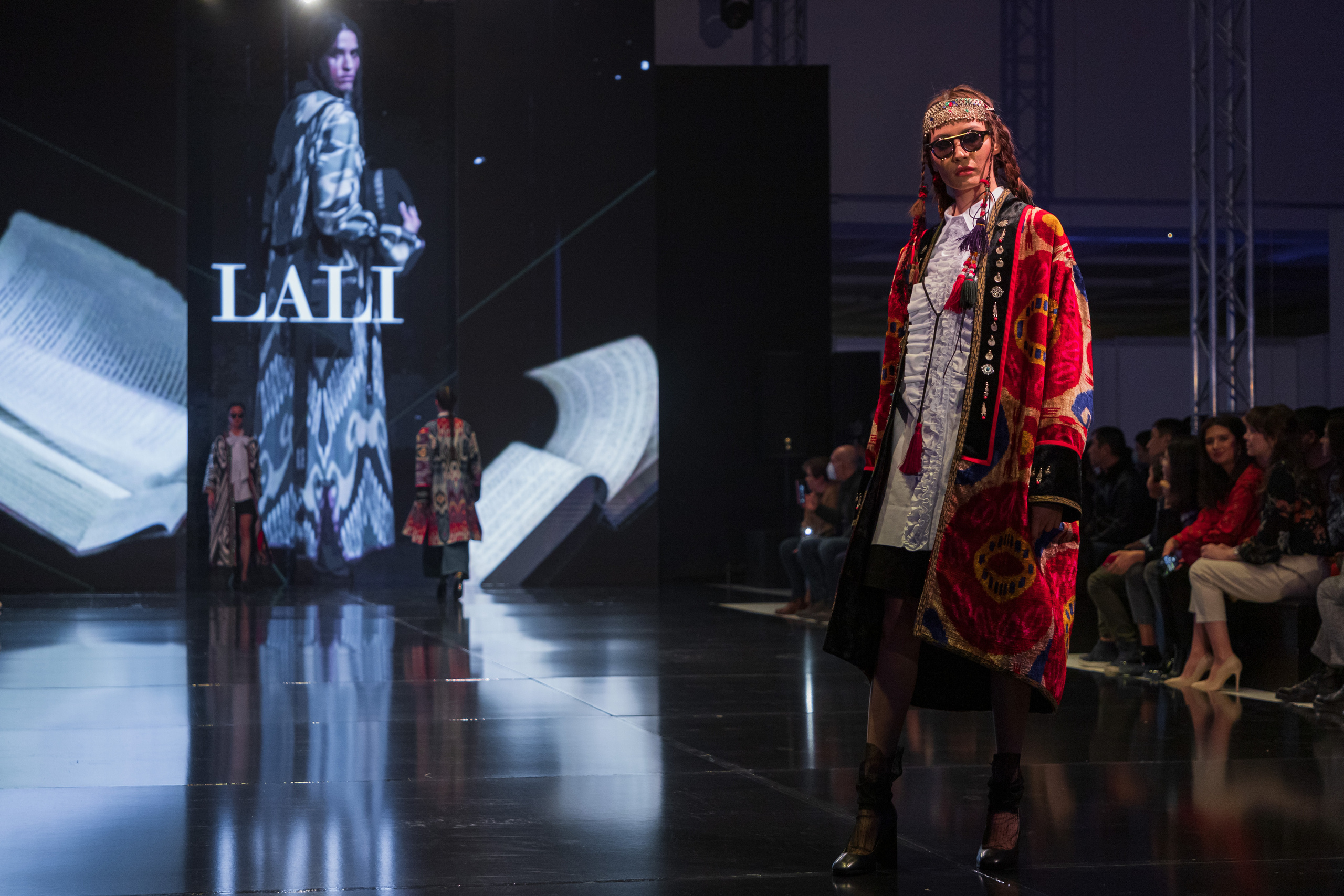 FASHION-ШОУ «НАЦИОНАЛЬНАЯ ОДЕЖДА — ЖЕМЧУЖИНА НОВОГО РЕНЕССАНСА». Георгий Намазов | Фотограф в Ташкенте