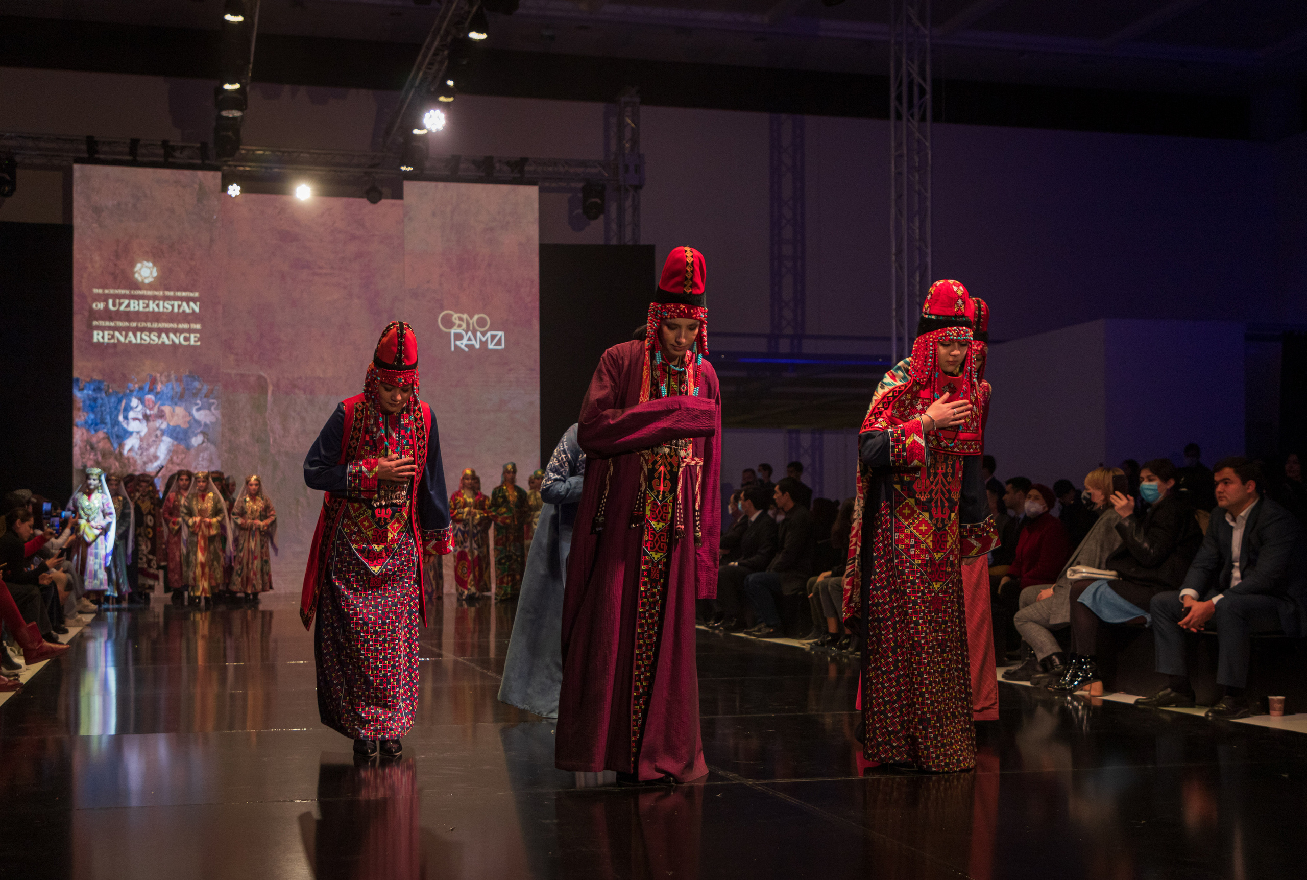 FASHION-ШОУ «НАЦИОНАЛЬНАЯ ОДЕЖДА — ЖЕМЧУЖИНА НОВОГО РЕНЕССАНСА». Георгий Намазов | Фотограф в Ташкенте