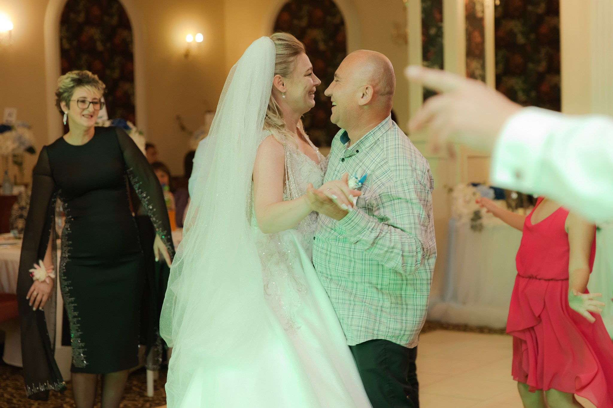 Mihai & Oana. Servicii foto-video profesionale, pentru momente de neuitat