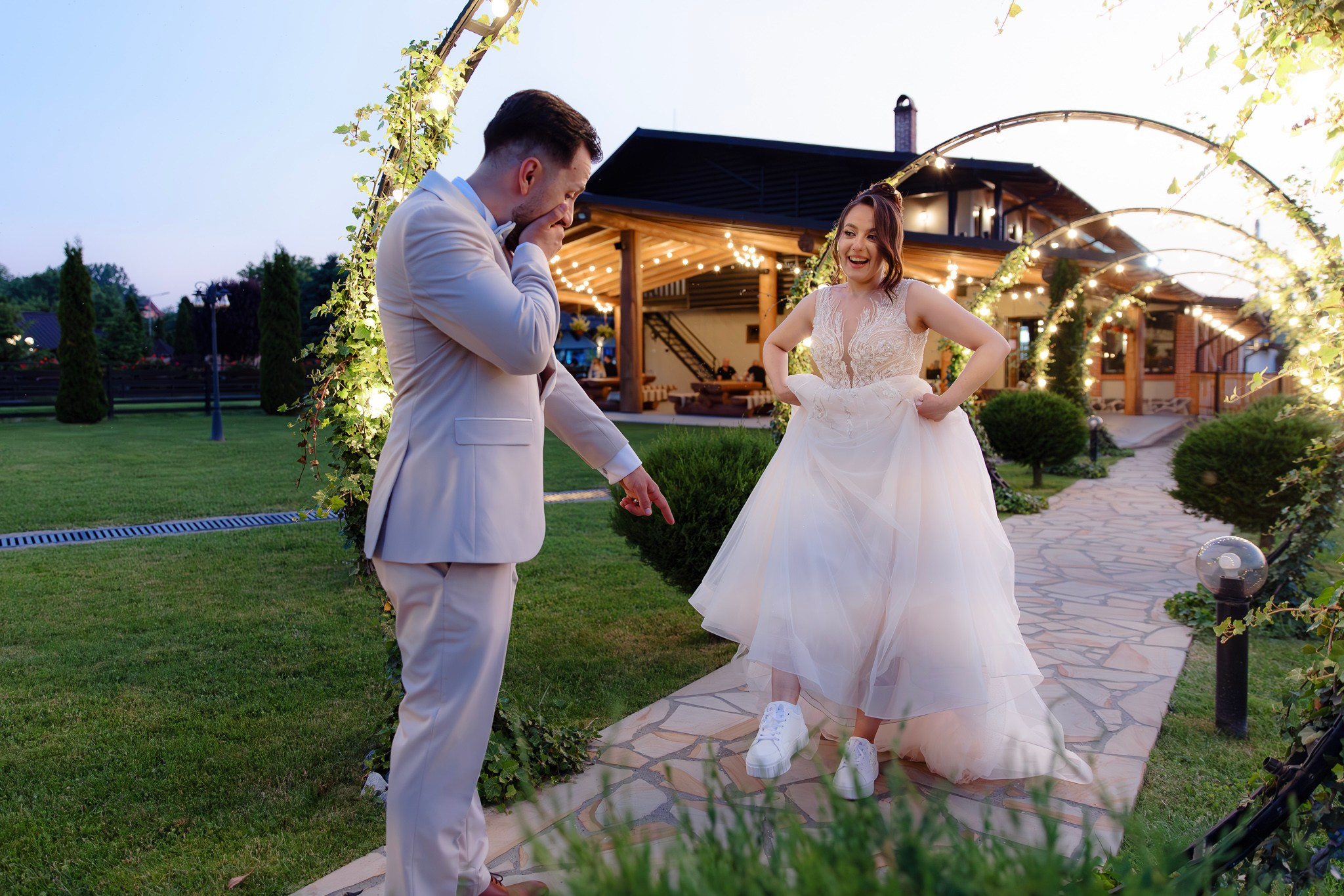 Ioana & Ionuț | Nuntă de poveste la Păstrăvăria Poiana din Mălini județul Suceava. Servicii foto-video profesionale, pentru momente de neuitat