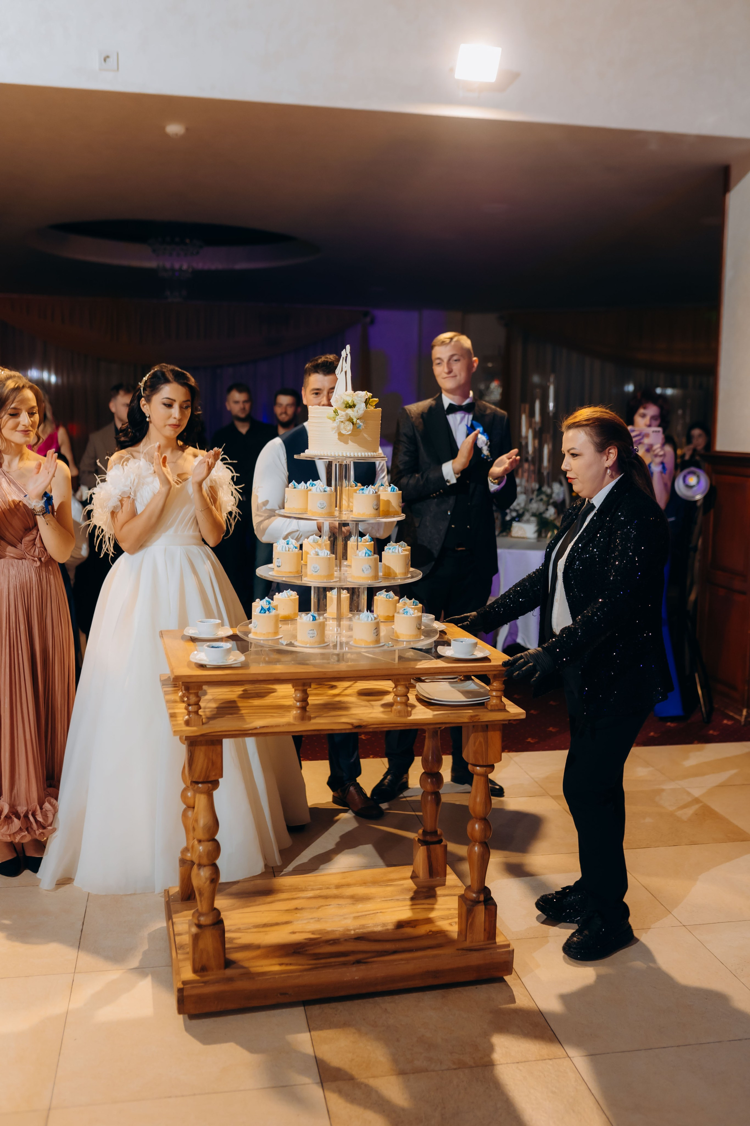 Loredana & Emilian – Ziua Nunții | Videografie - fotografie Botez Suceava, Iași, Botoșani. Servicii foto-video profesionale, pentru momente de neuitat