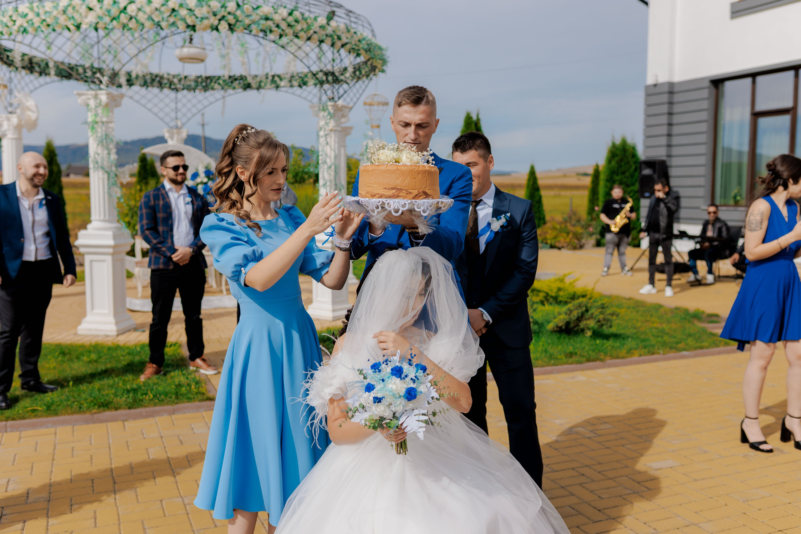 Loredana & Emilian – Ziua Nunții | Videografie - fotografie Botez Suceava, Iași, Botoșani. Servicii foto-video profesionale, pentru momente de neuitat