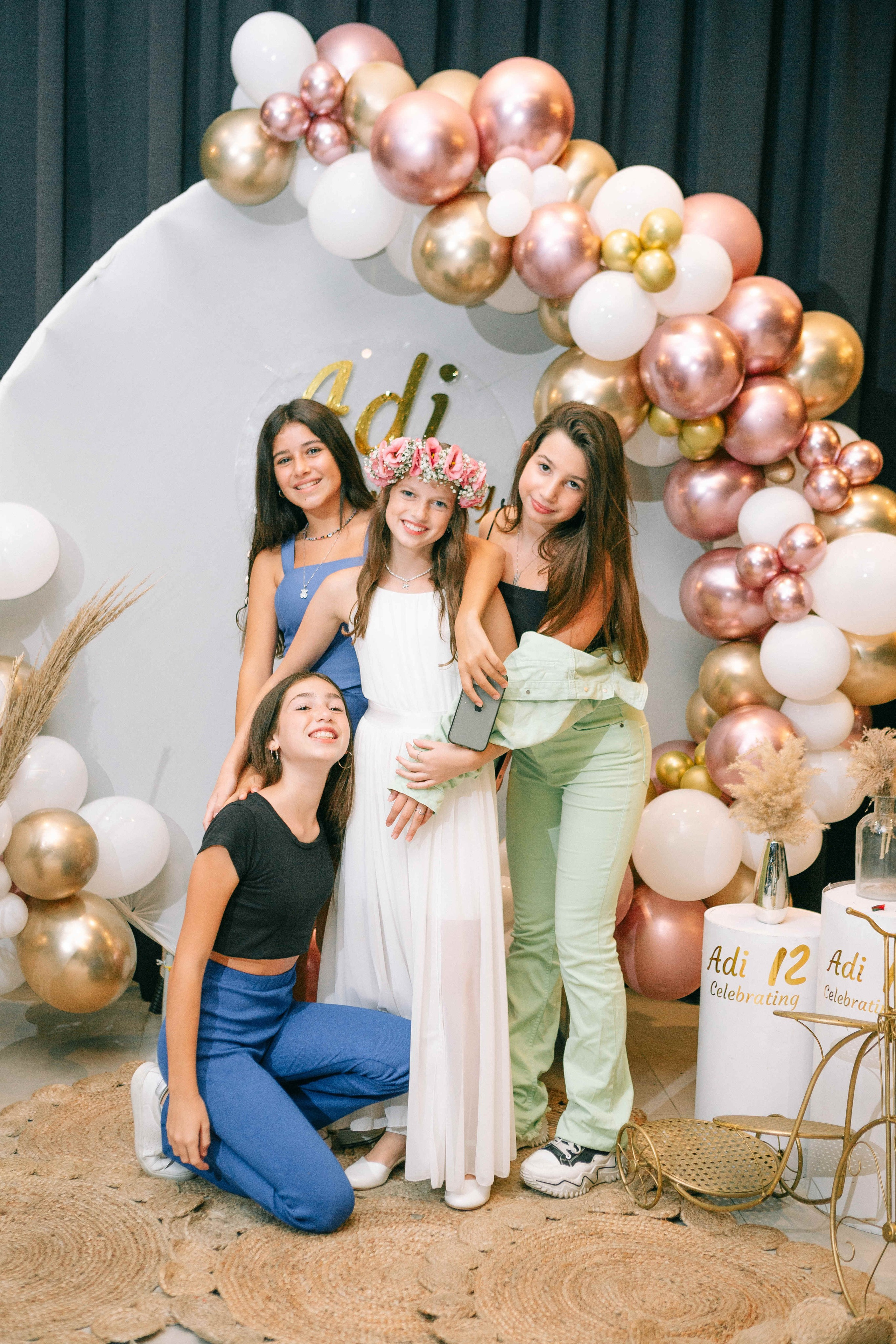 PARTY WITH FRIENDS. Https://shi-photo.com/