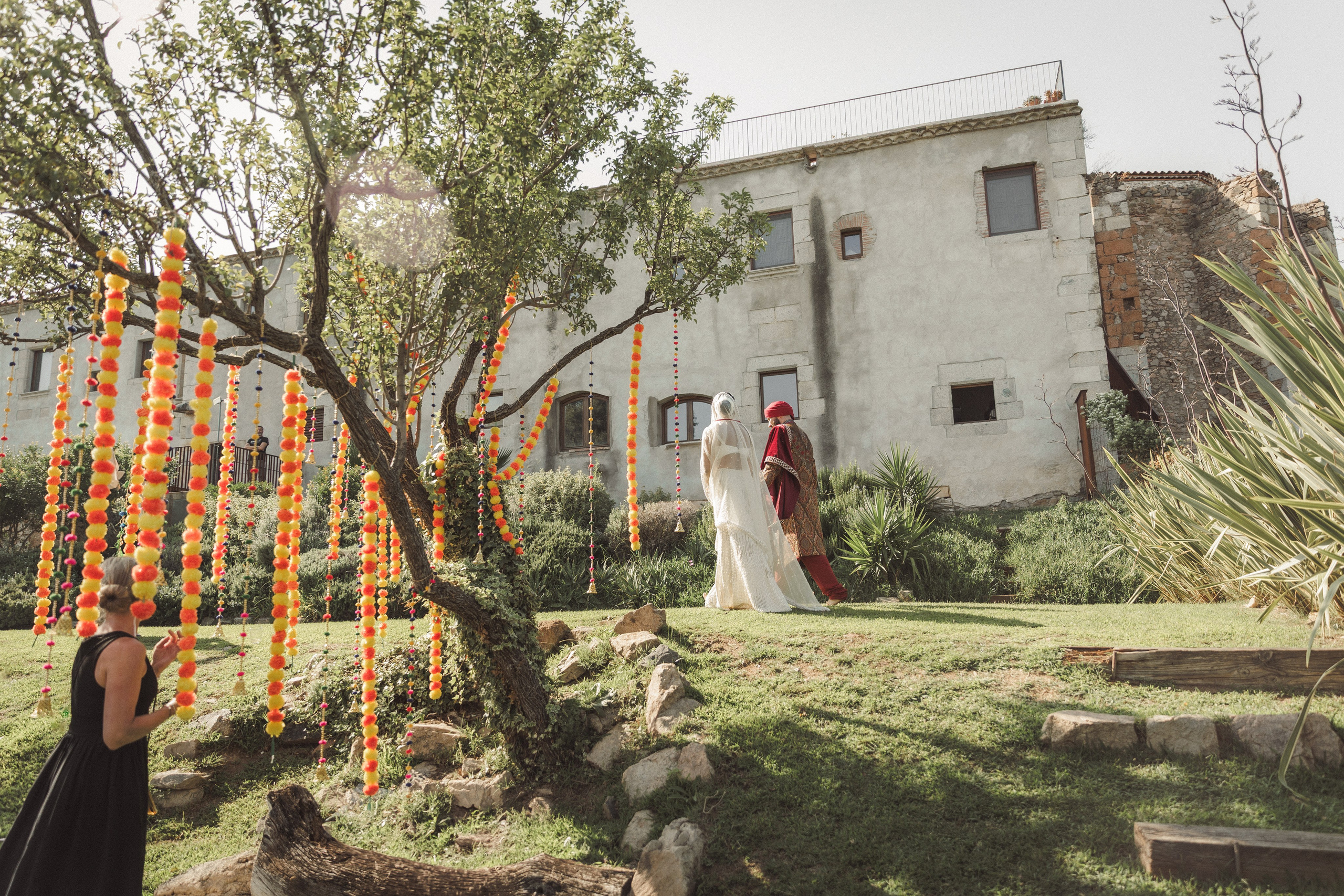 Patrik & Naomi. Monestir Sant Salvi. Paola wedding photographer / videographer in Barcelona