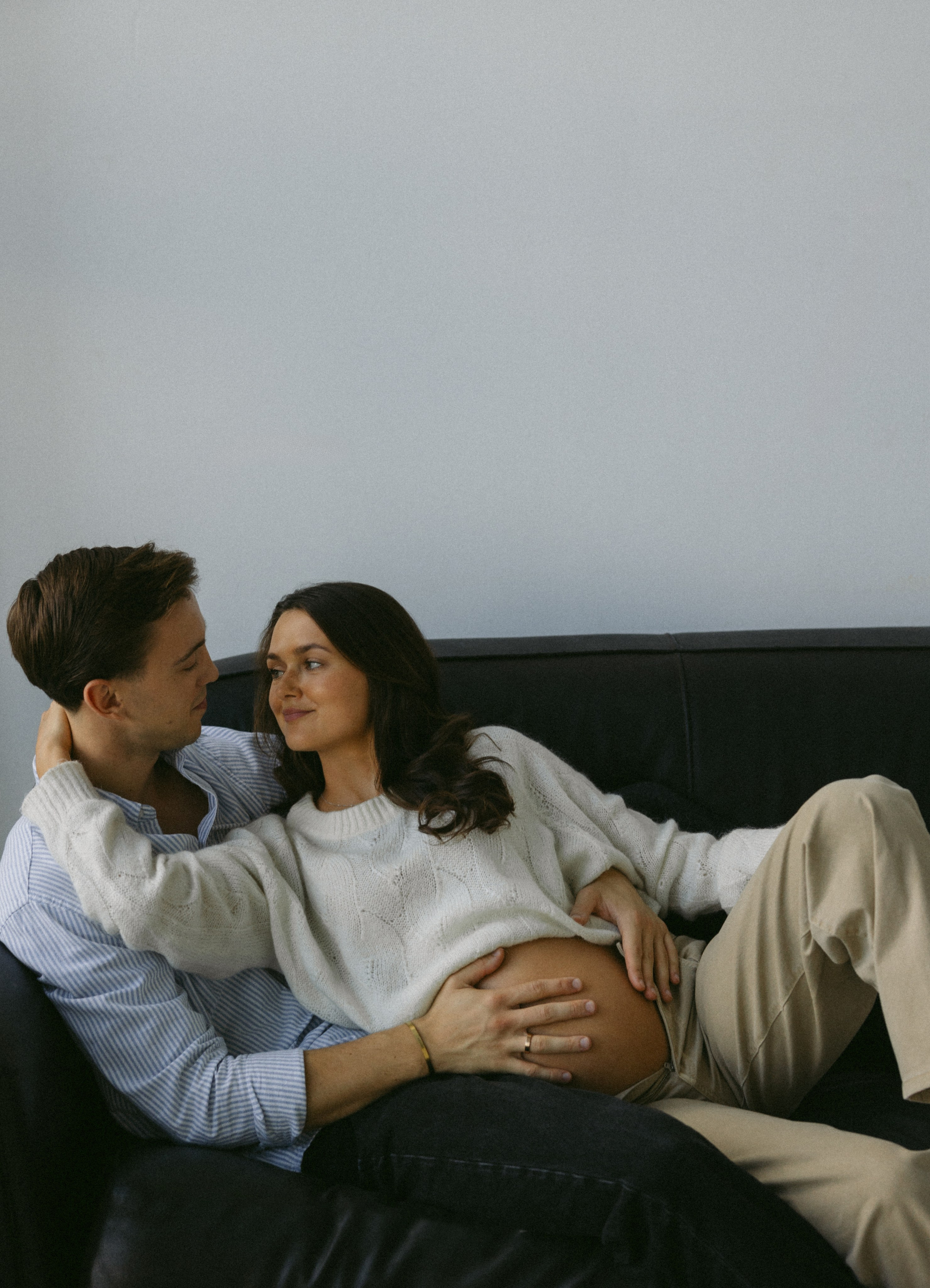 Ieva ir Žilvinas | Moderni laukimo fotosesija studijoje. Vestuvių ir šeimų fotografė Lena Bondarenko / belove photo