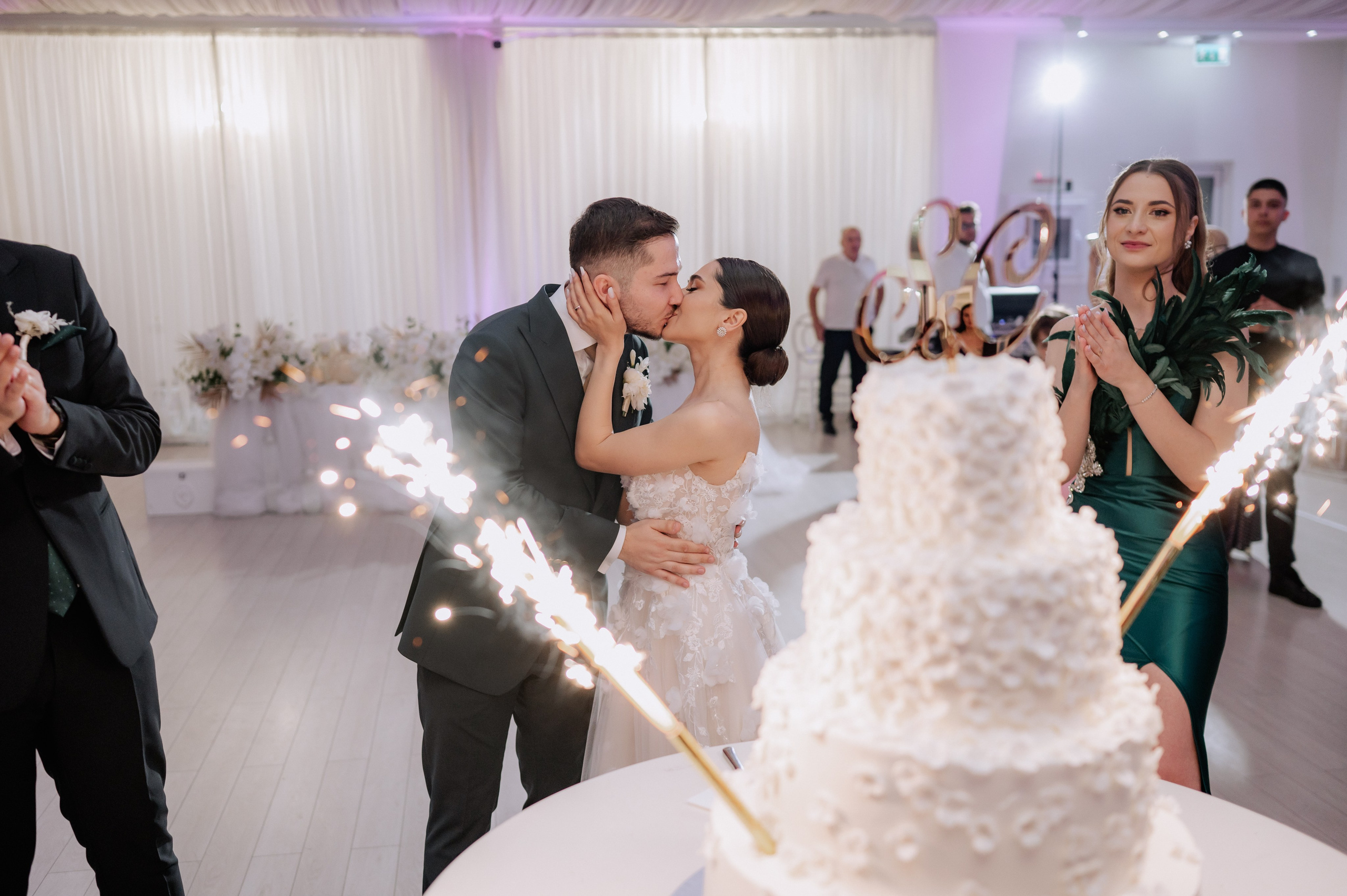 Nunta la Hotel Capitol Iasi. Proud Vision Weddings | Wedding Photography & Film — Servicii profesionale Foto Video Nunta Iasi