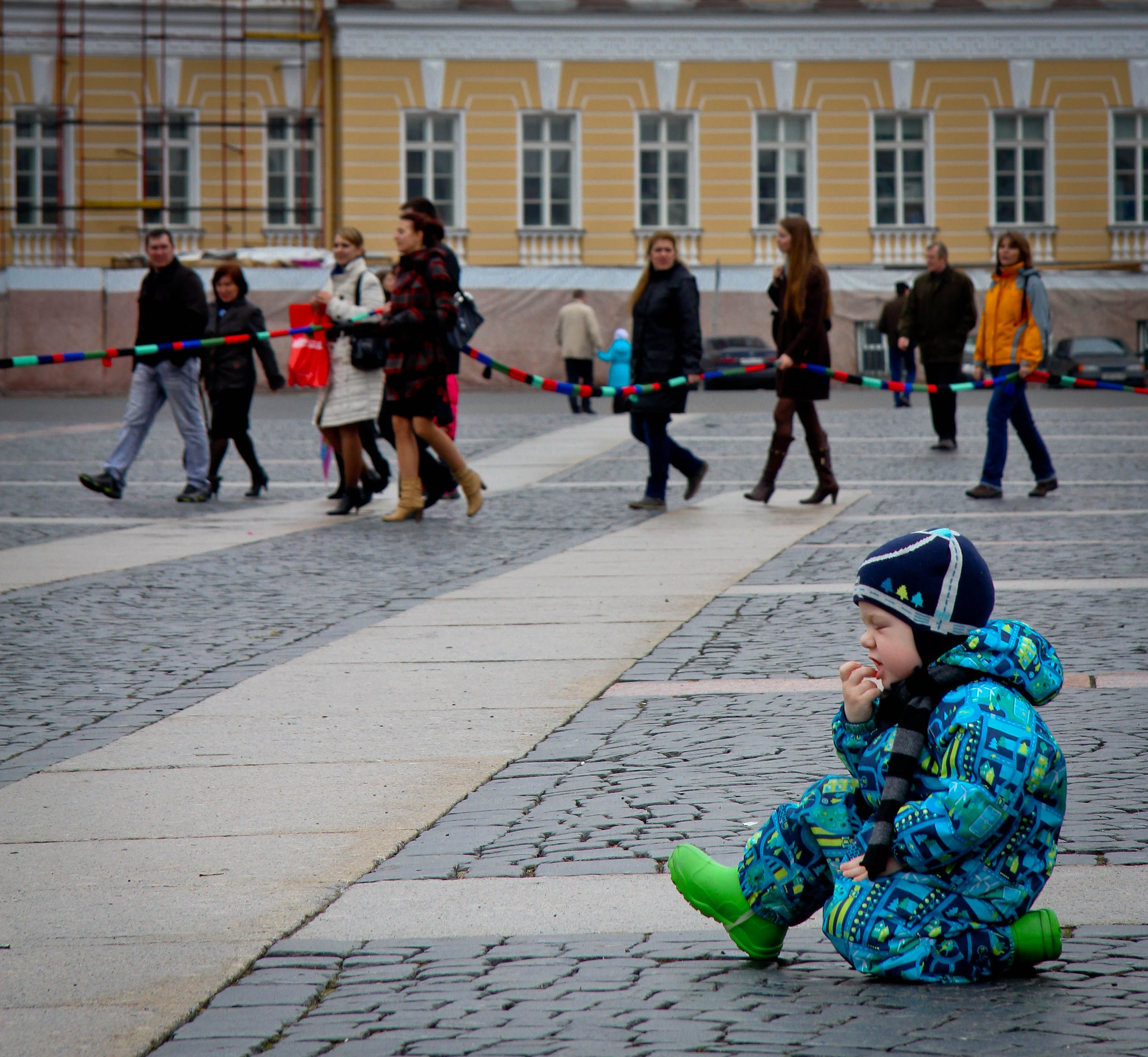 2012. Стрит-фотография, полная абсурда, идиотизма и красоты