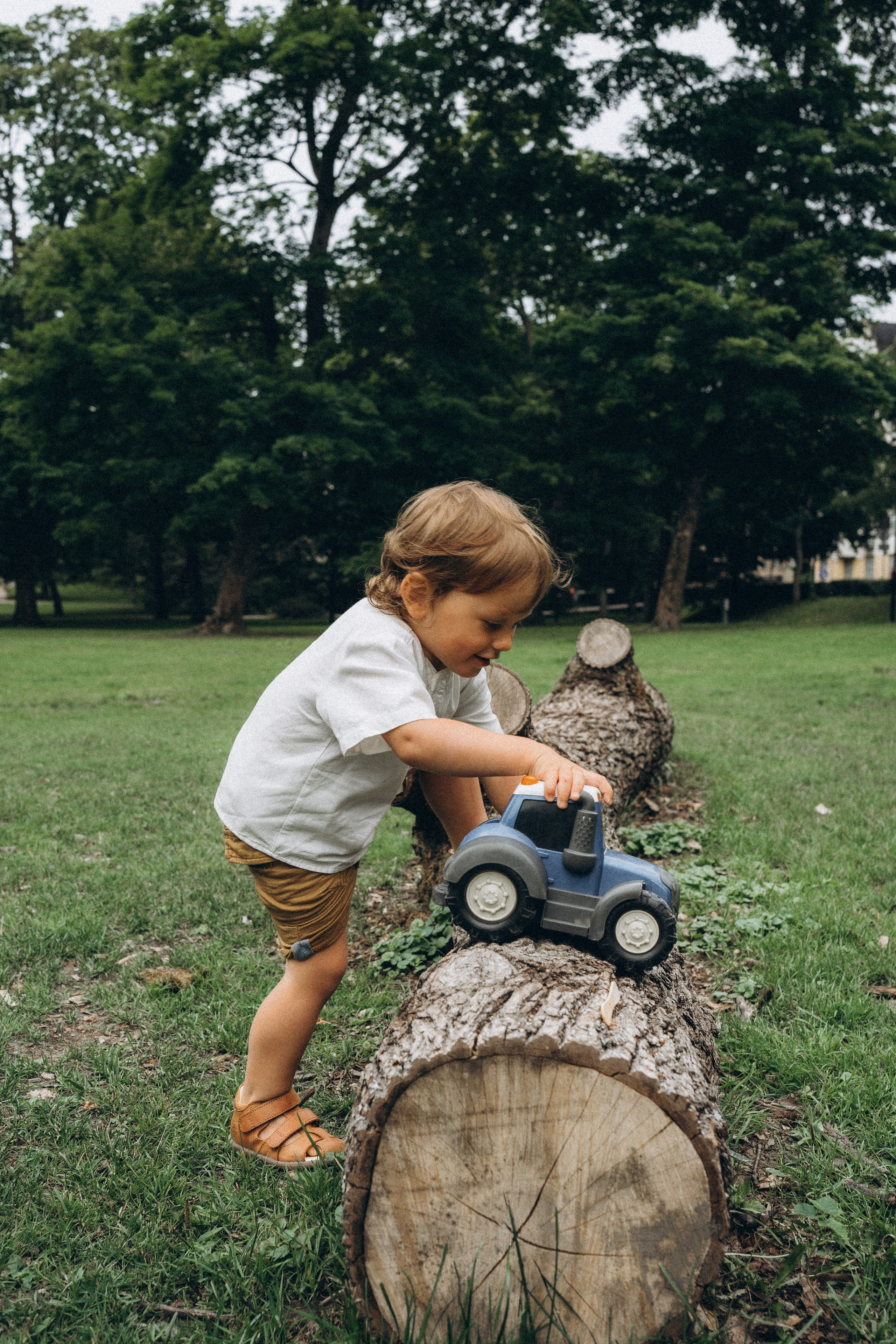 Kaivopuisto. Wedding and potrait photographer in Helsinki Vickan O