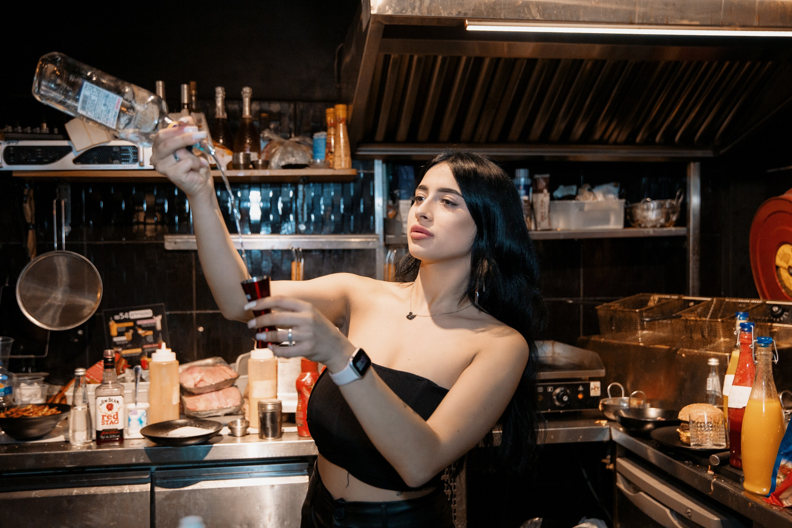 Контентная съемка для бара Focus. Портретный и репортажный фотограф в Израиле Рома Бирман