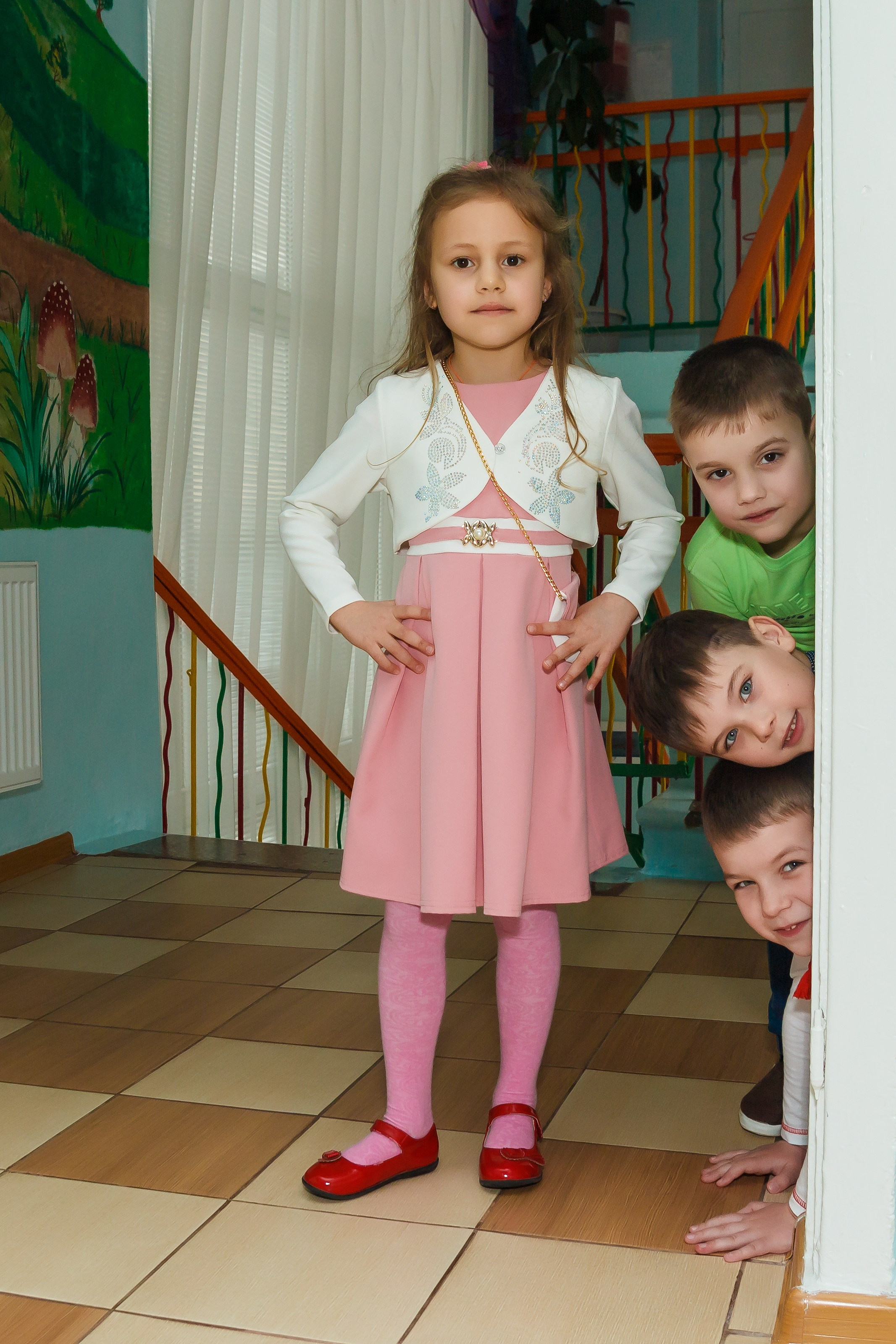One day in the life of a kindergarten (staged filming). Retoucher, color corrector, and photographer, I work remotely all over the world