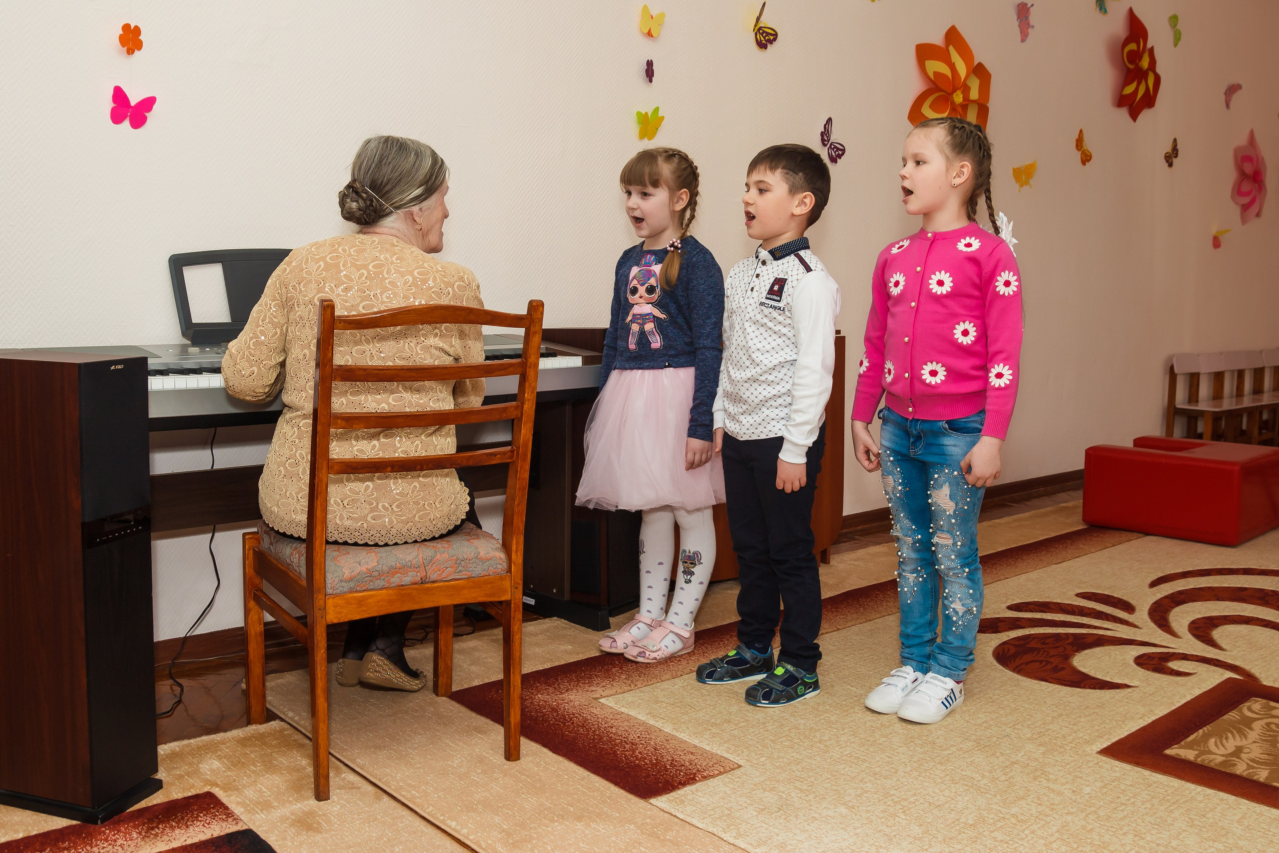 One day in the life of a kindergarten (staged filming). Retoucher, color corrector, and photographer, I work remotely all over the world