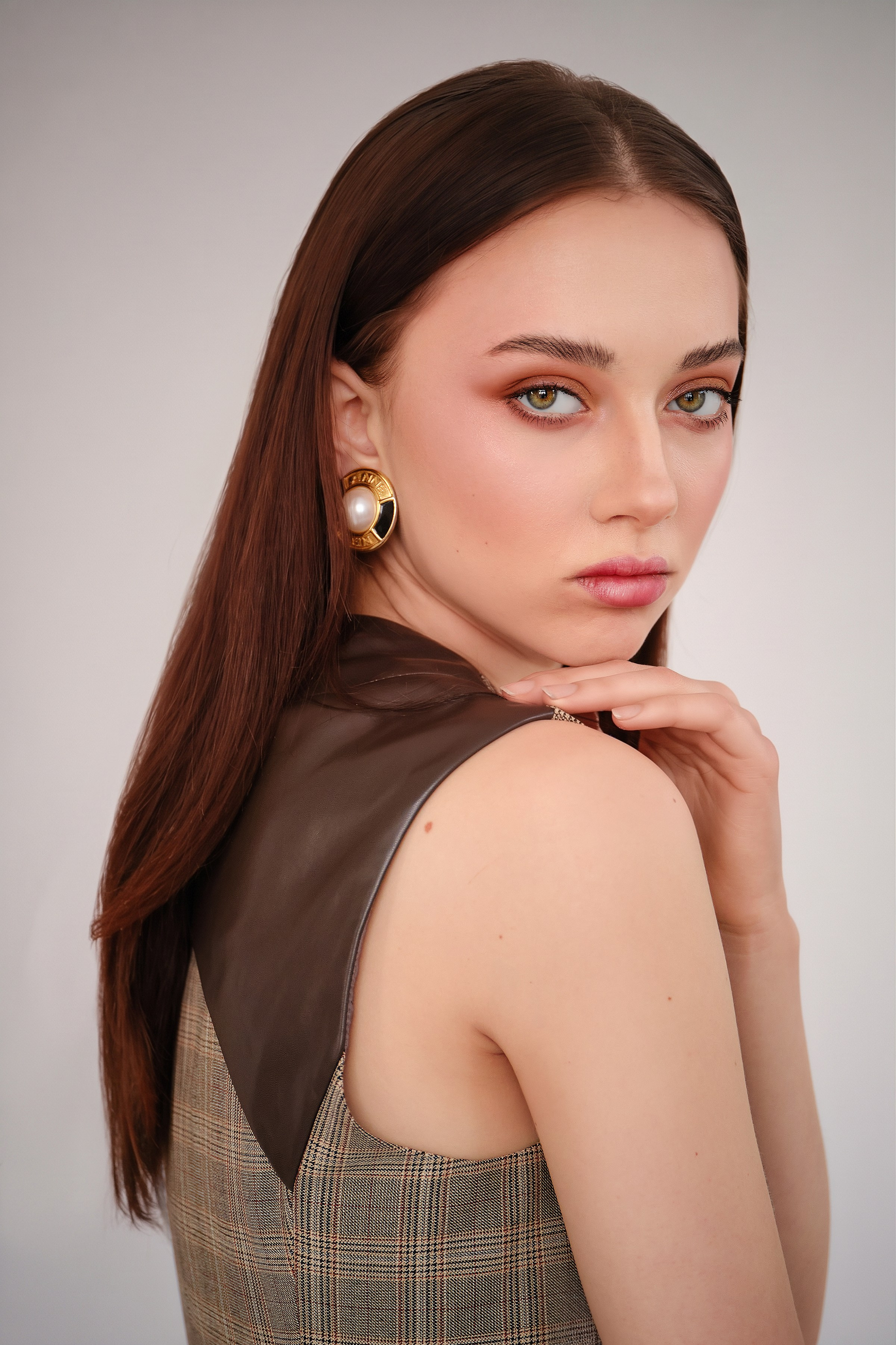 Hi-END Detailed retouching. Retoucher, color corrector, and photographer, I work remotely all over the world