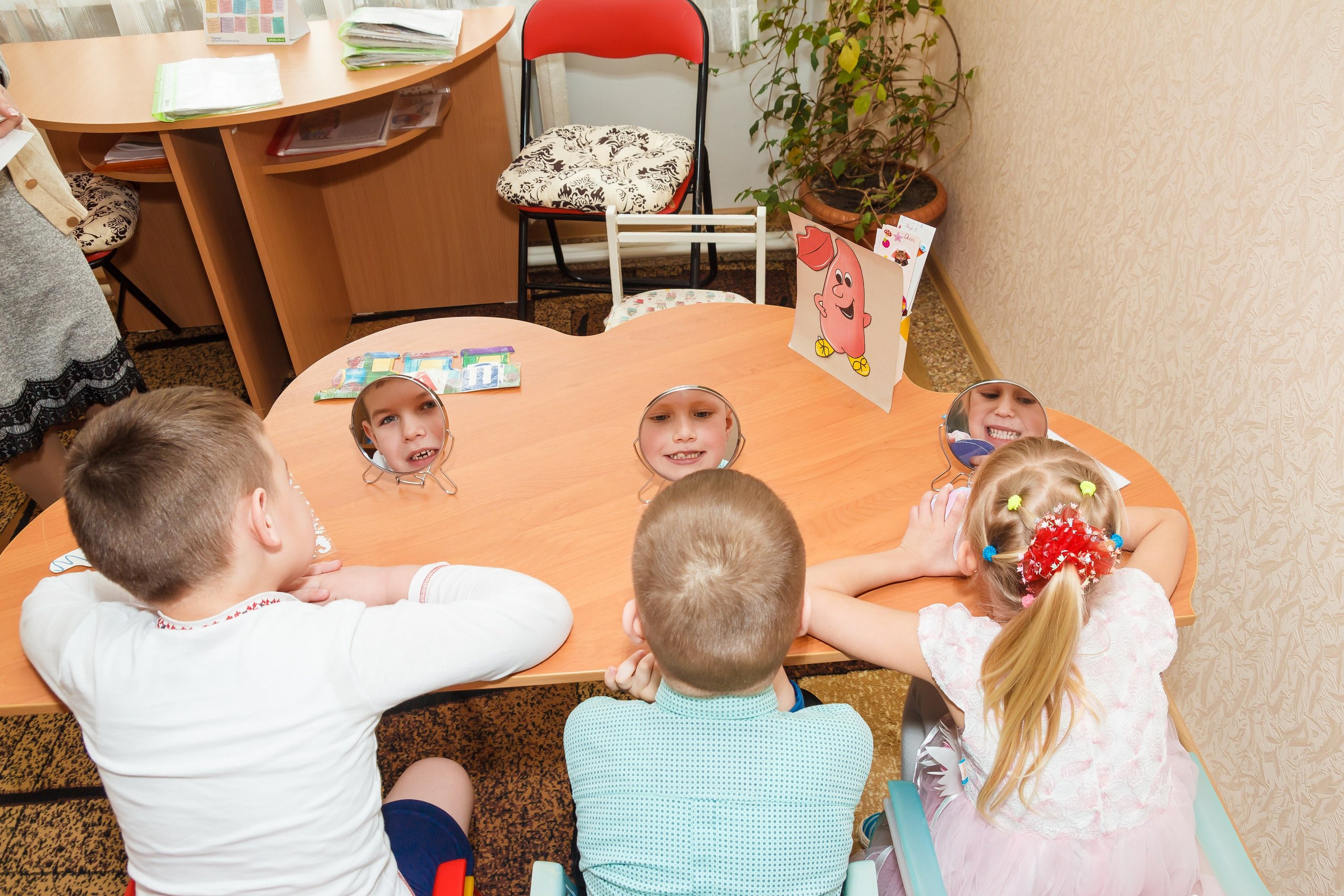 One day in the life of a kindergarten (staged filming). Retoucher, color corrector, and photographer, I work remotely all over the world