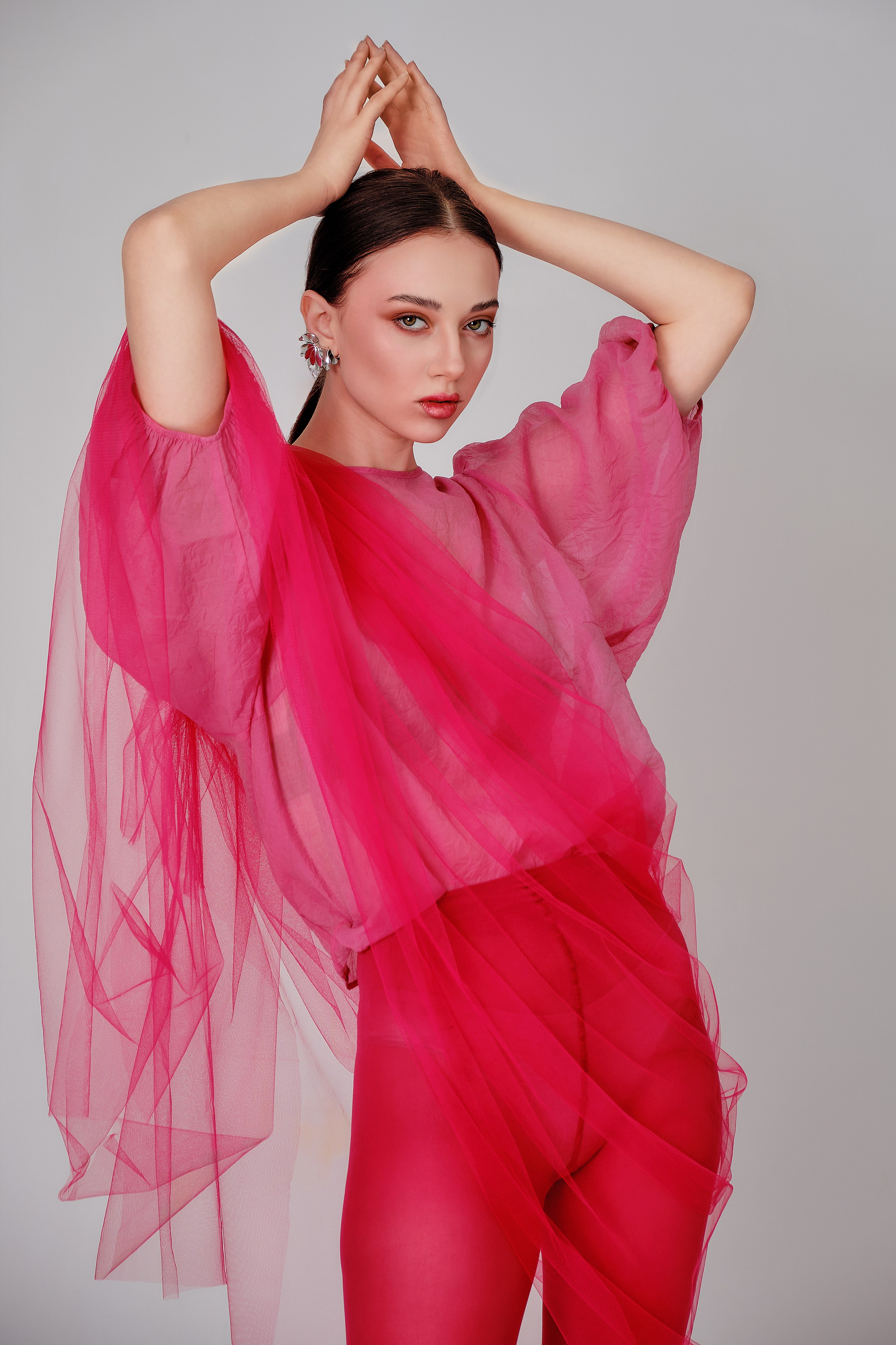 Fashion & Beauty retouching. Retoucher, color corrector, and photographer, I work remotely all over the world
