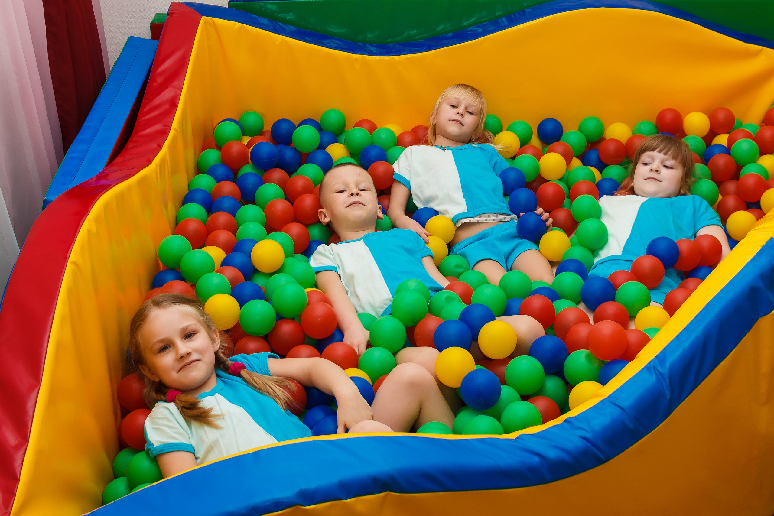 One day in the life of a kindergarten (staged filming). Retoucher, color corrector, and photographer, I work remotely all over the world