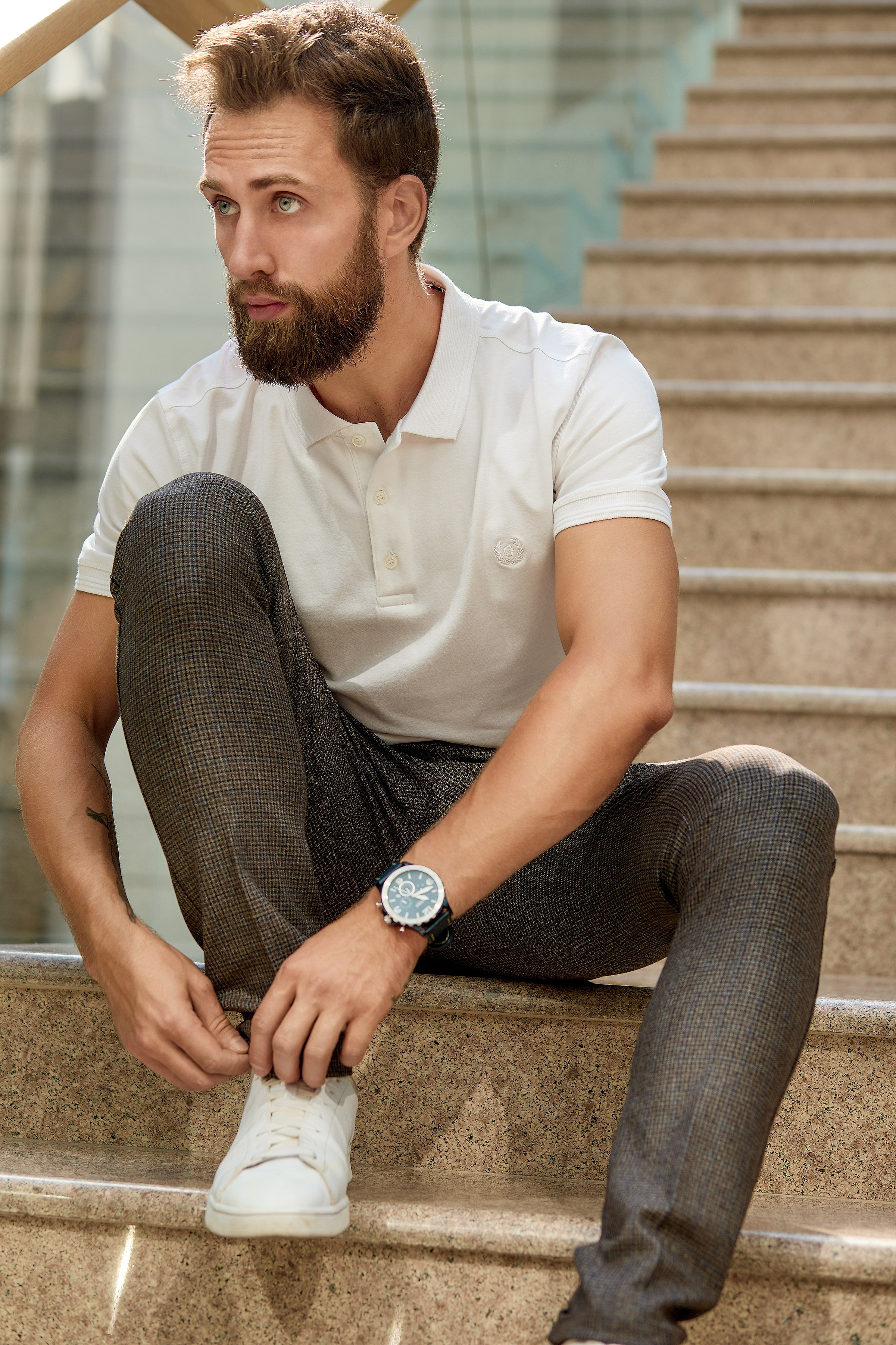 Men’s retouching. Retoucher, color corrector, and photographer, I work remotely all over the world