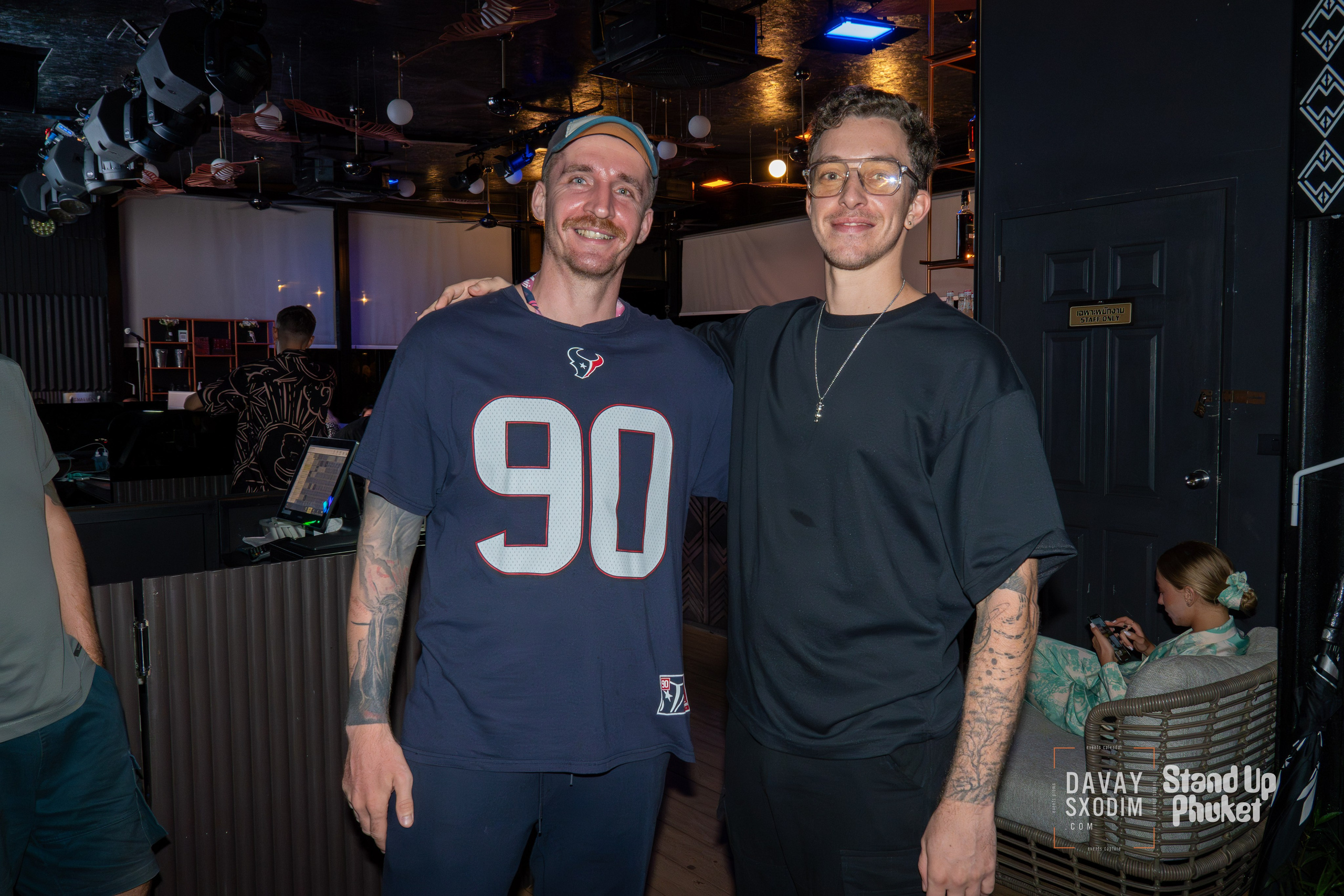 Standup Влада Лапина | Фоторепортаж | Афиша | DAVAYSXODIM.com PHUKET. АФИША|ФОТОРЕПОРТАЖИ|ИВЕНТЫ|ПХУКЕТ