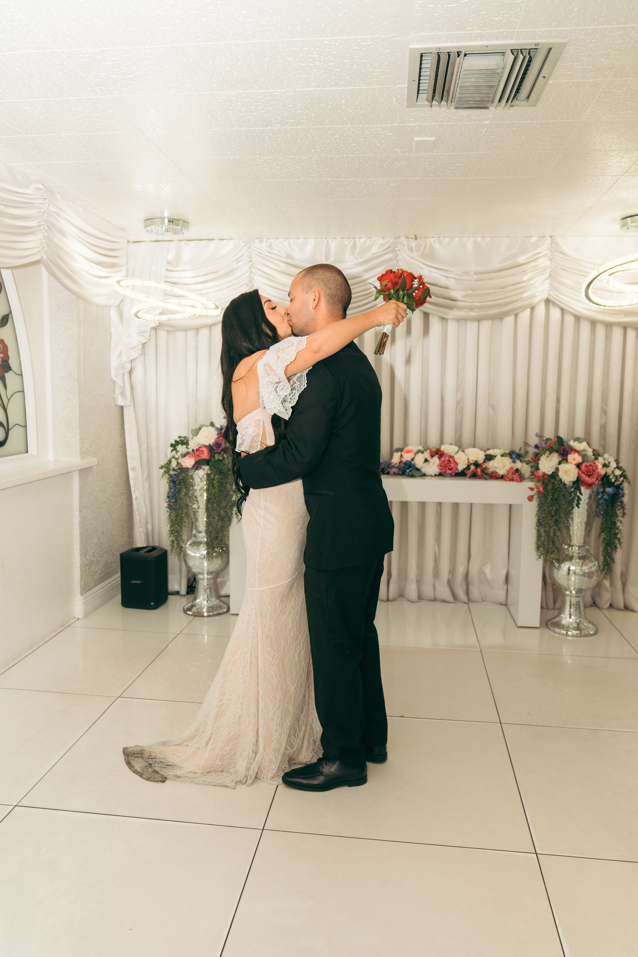 Jessica&Dakoda. Wedding & elopement photographer Viktoriya Kravtsov. Las Vegas