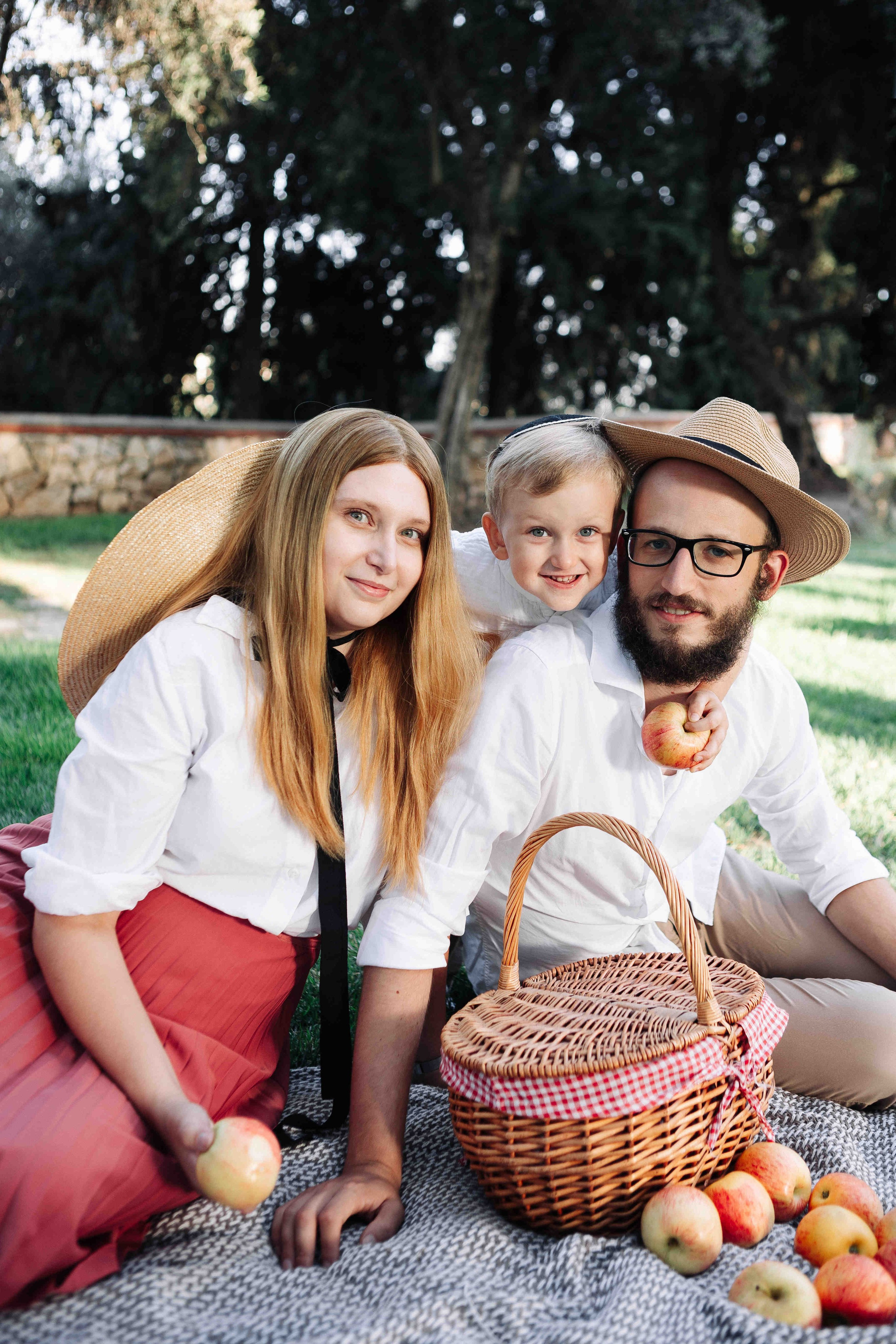 COZY PHOTO SESSION WITH A SWING. Https://shi-photo.com/