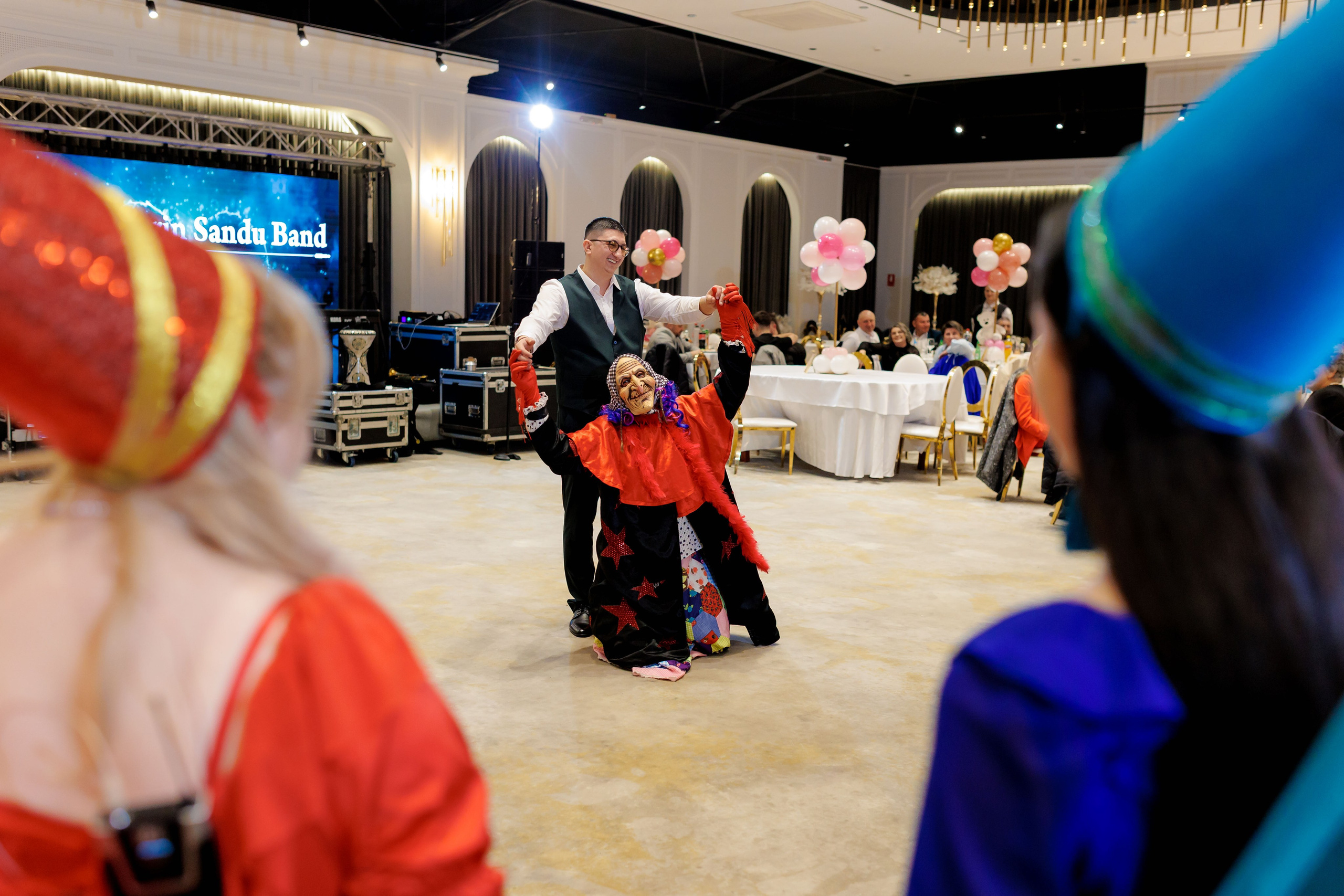 Povestea voastră, regizată de noi |Cristi Turculet Videograf Nuntă Suceava | wedding highlight. Servicii foto-video profesionale, pentru momente de neuitat