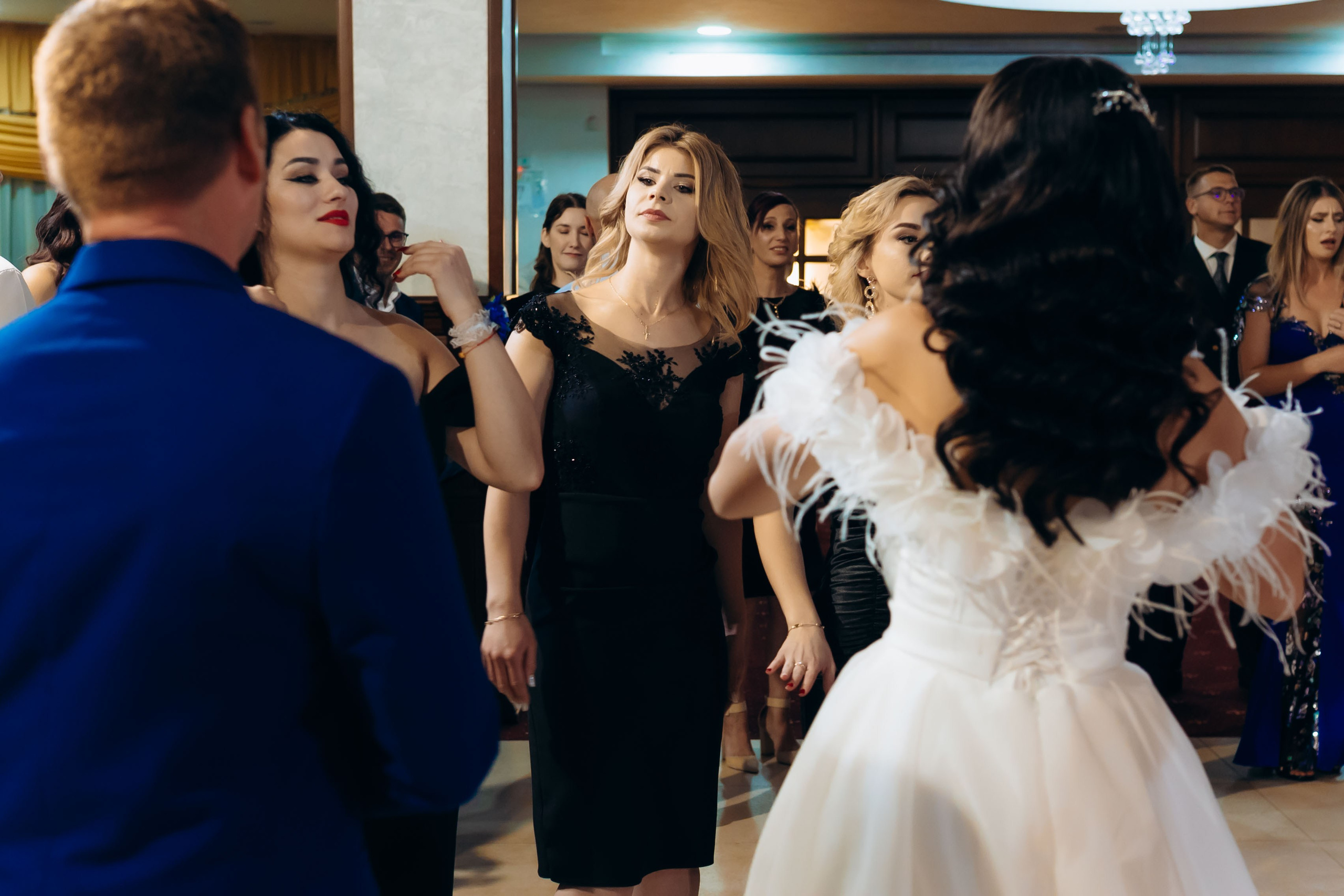 Loredana & Emilian – Ziua Nunții | Videografie - fotografie Botez Suceava, Iași, Botoșani. Servicii foto-video profesionale, pentru momente de neuitat