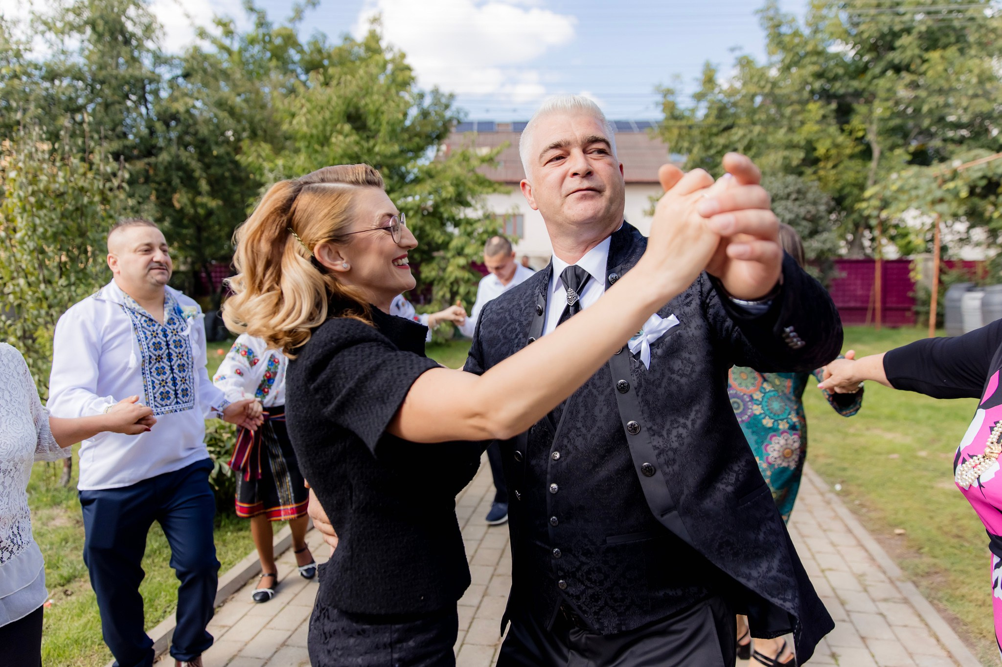 Mihai & Oana. Servicii foto-video profesionale, pentru momente de neuitat