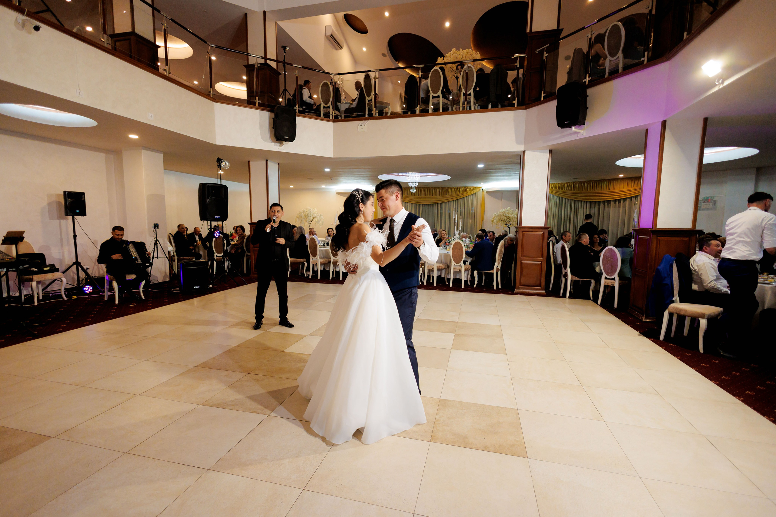 Loredana & Emilian – Ziua Nunții | Videografie - fotografie Botez Suceava, Iași, Botoșani. Servicii foto-video profesionale, pentru momente de neuitat
