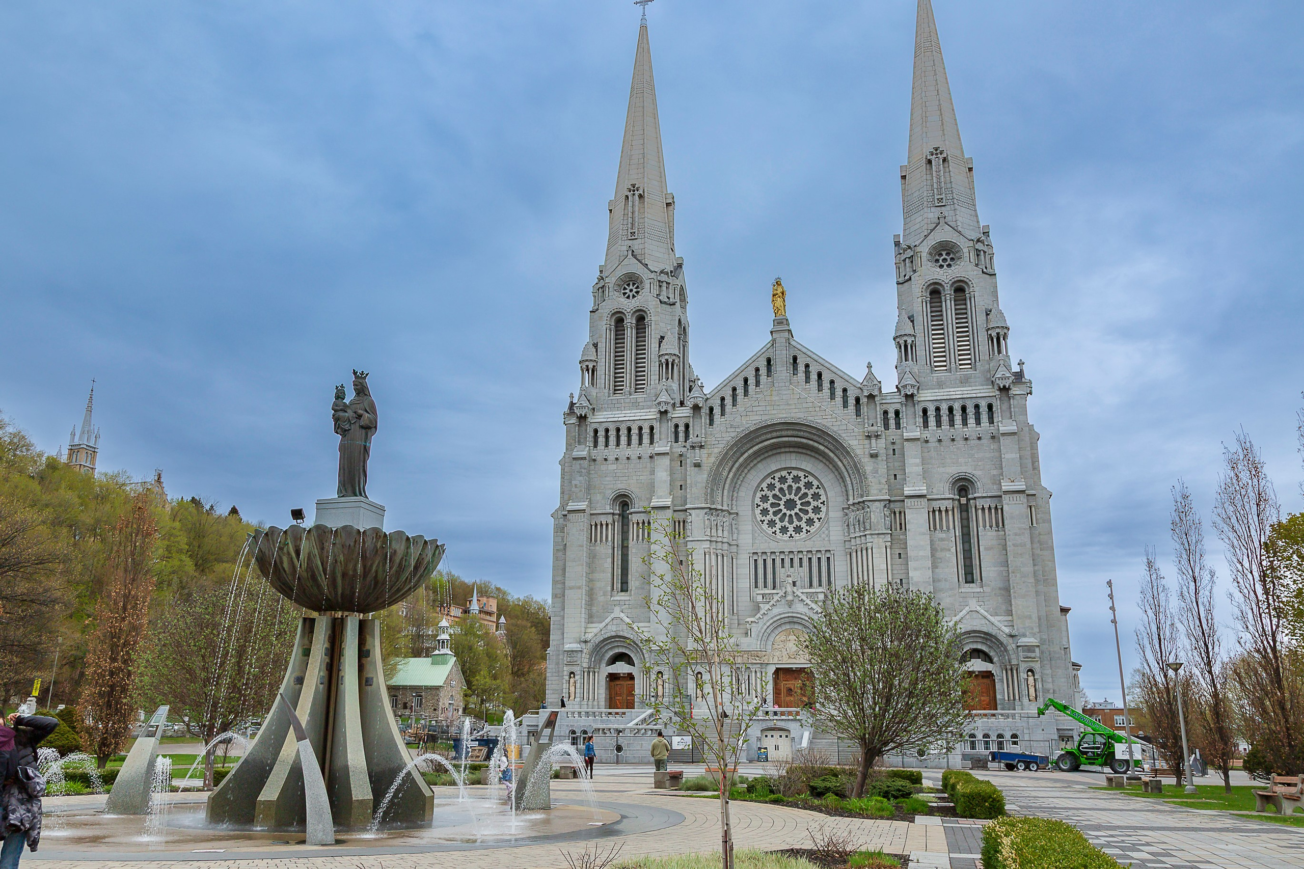 Sainte Anne de Beaupre et Quebec. Studioplaza8