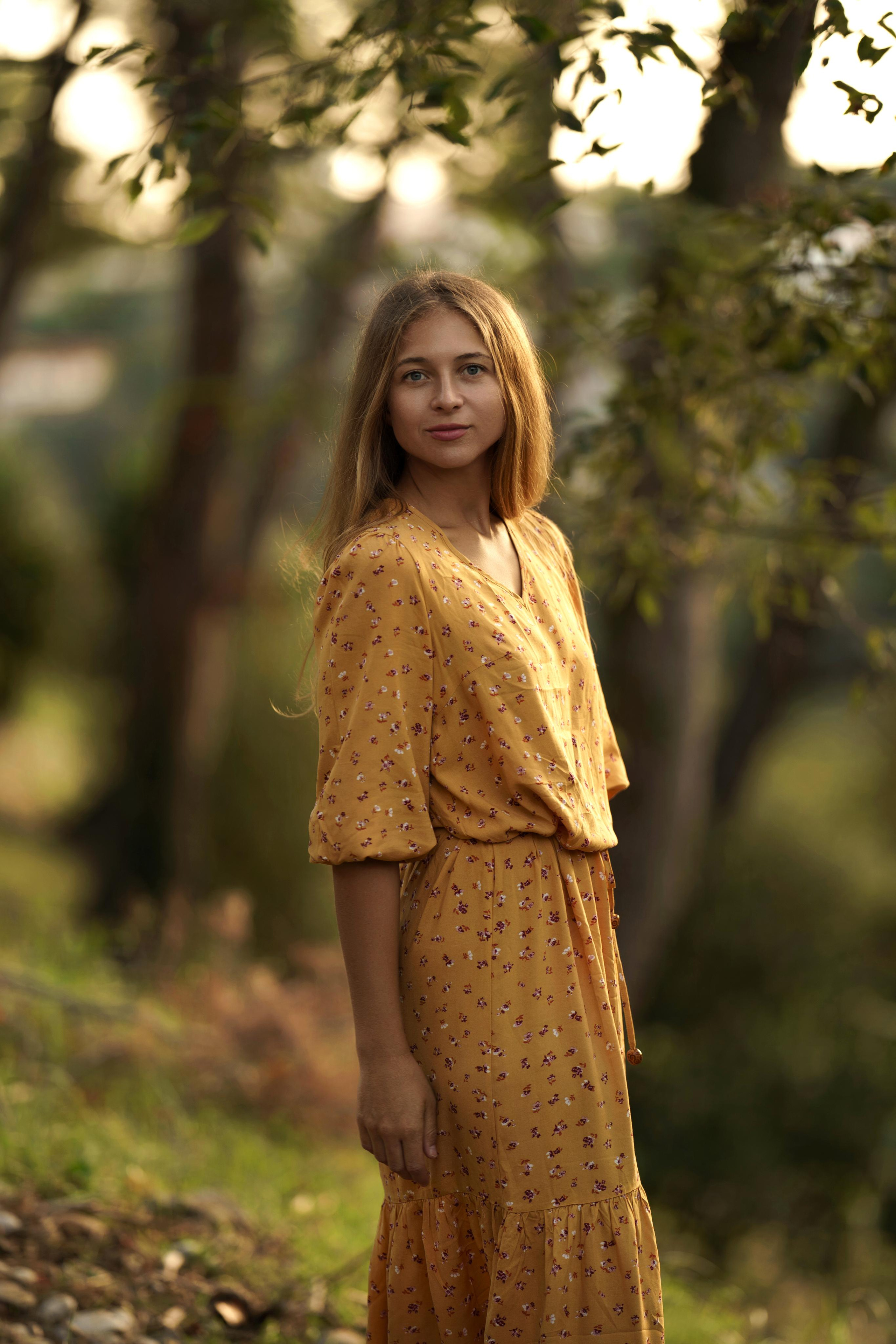 « moments de bonheur familial: séance photo dans la forêt d’automne ». Photos by Vechkaeva