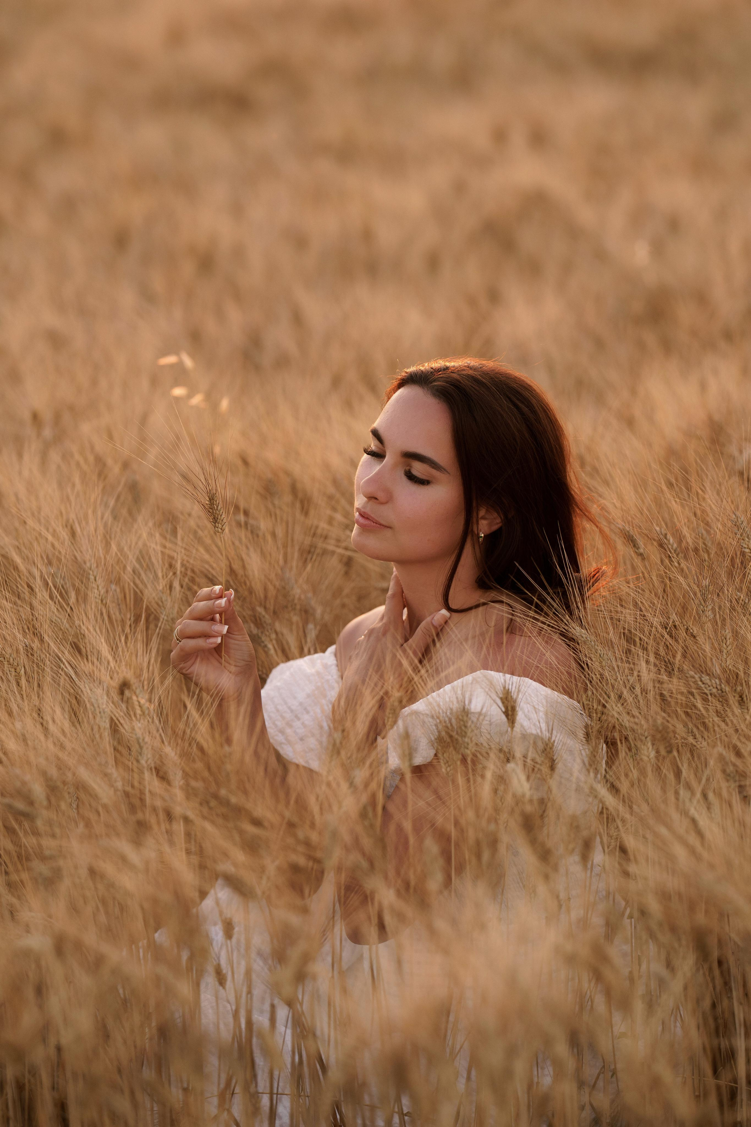 « coucher du soleil en Provence: Anna et la Provence dans l’objectif ». Photos by Vechkaeva