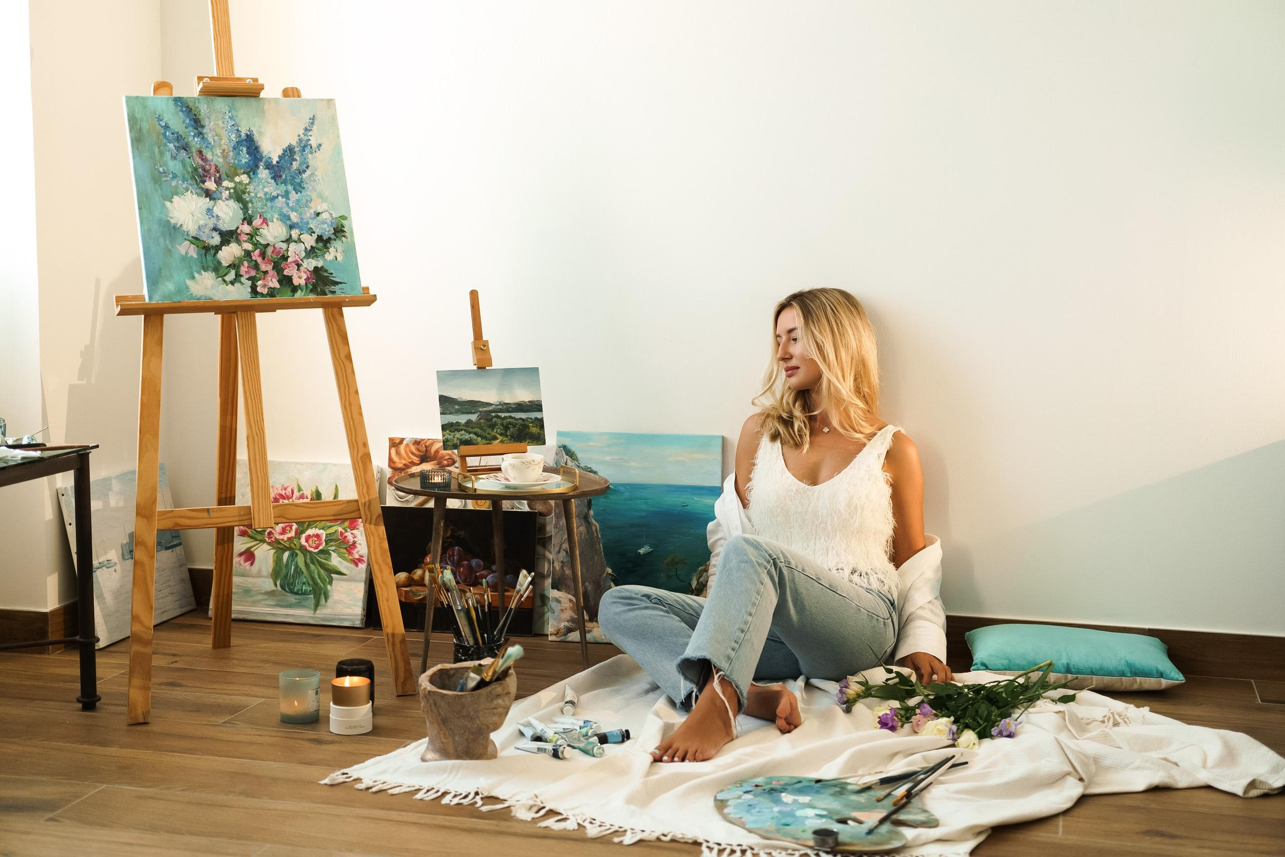 « художница и ее палитра: фотосессия творчества ». Главная