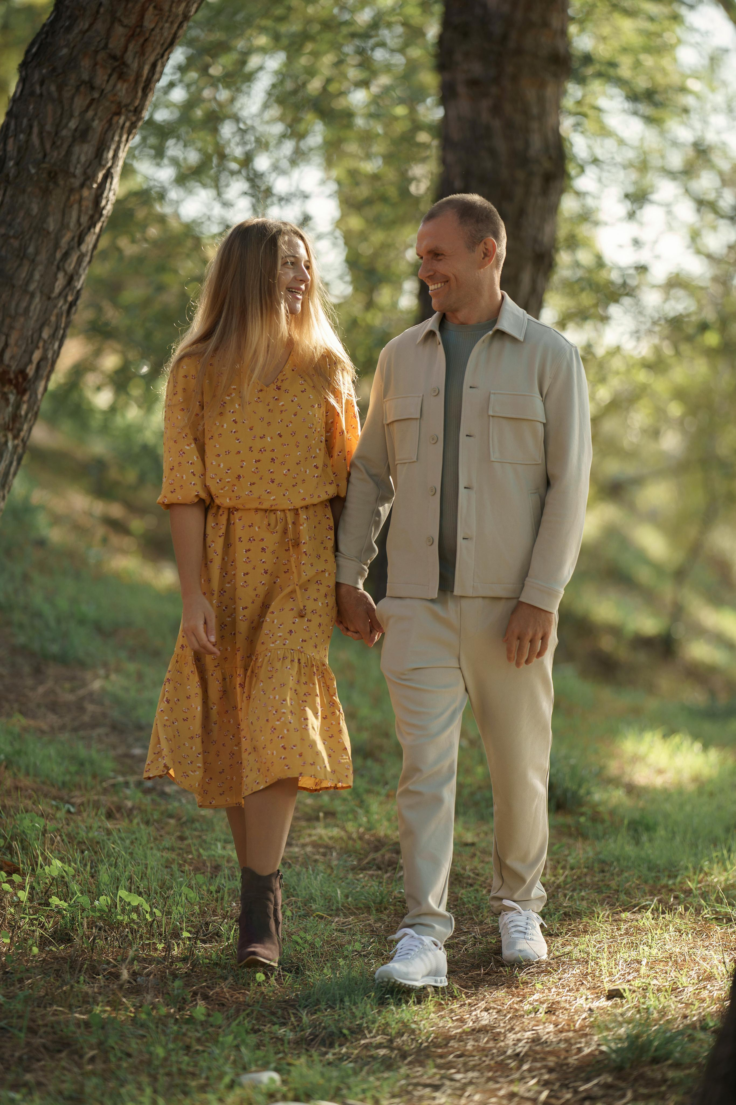 « moments de bonheur familial: séance photo dans la forêt d’automne ». Photos by Vechkaeva