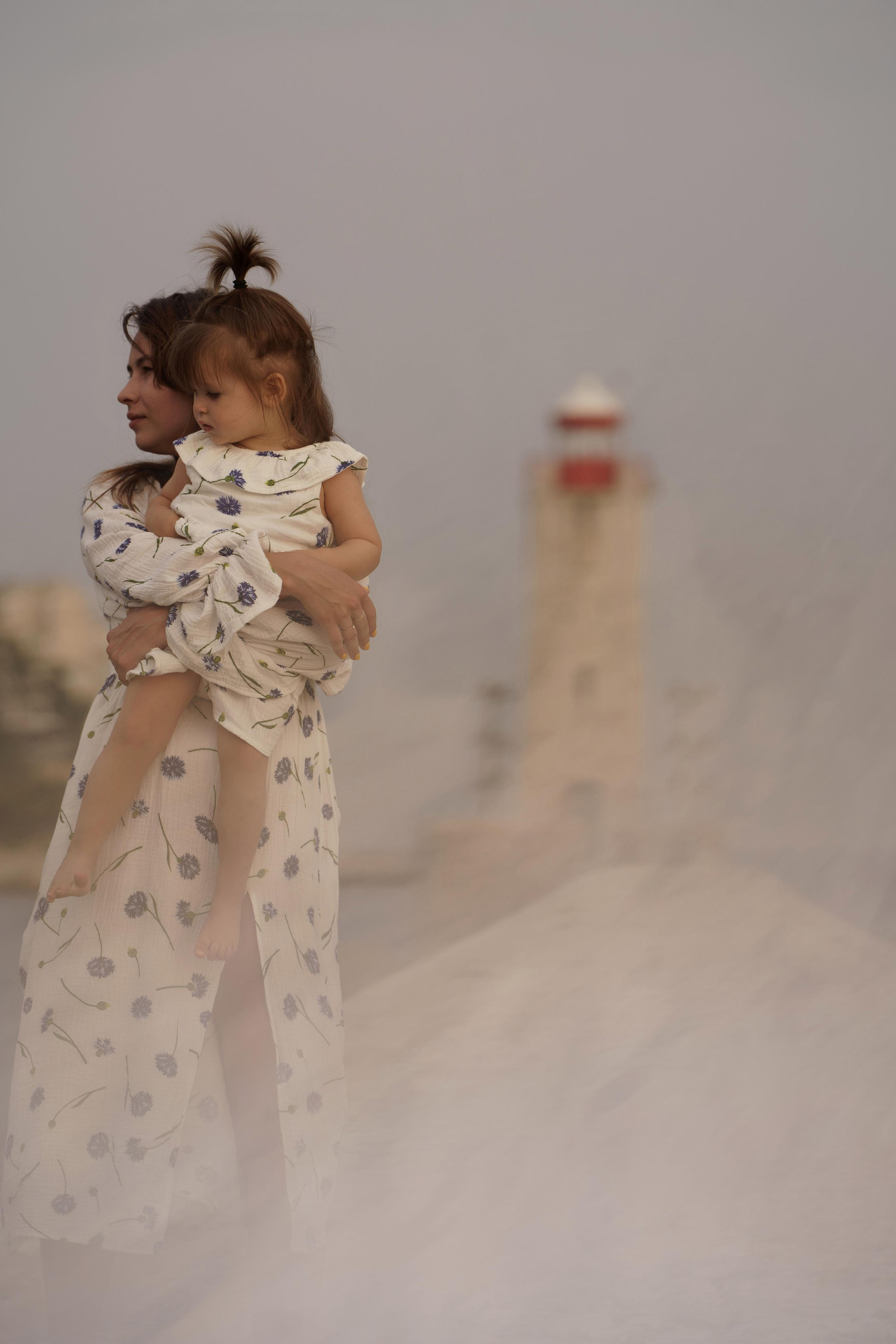 « прогулка Оли и Поли у маяка ». Главная