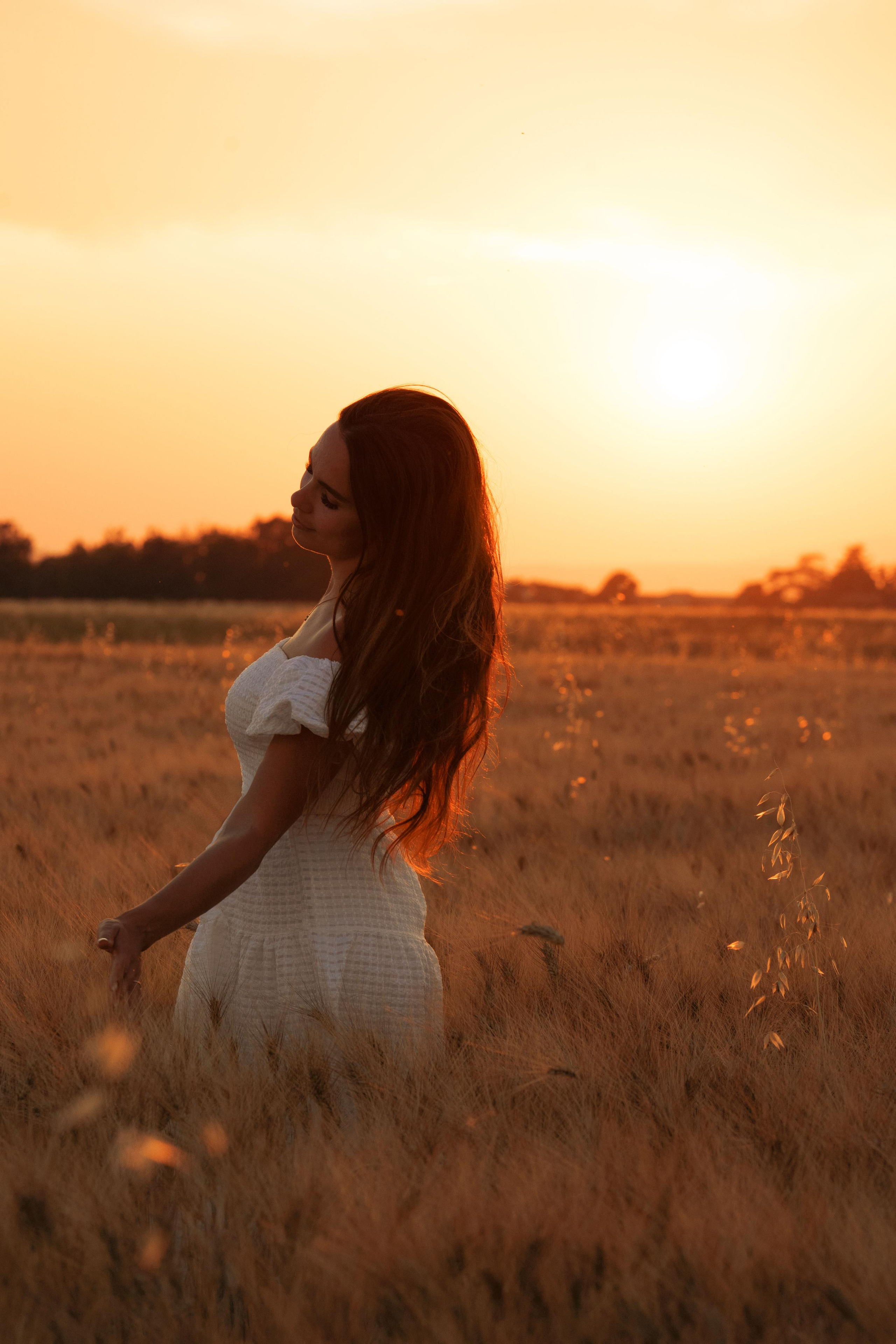 « coucher du soleil en Provence: Anna et la Provence dans l’objectif ». Photos by Vechkaeva