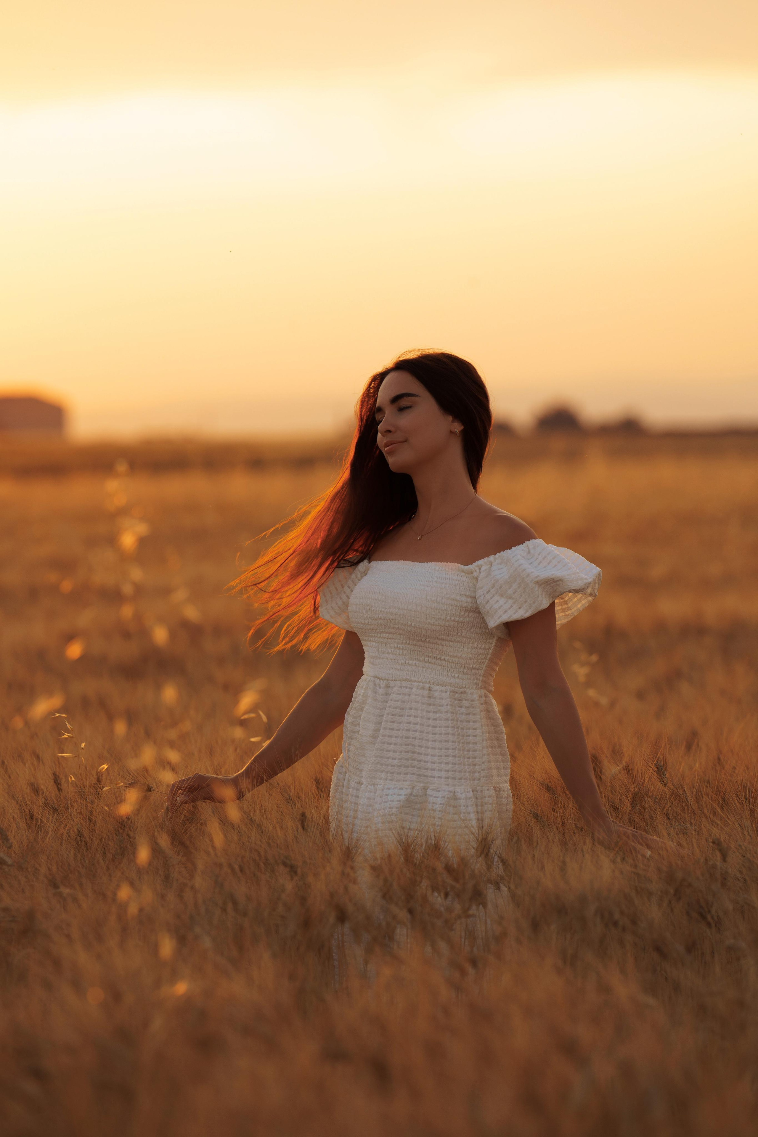 « coucher du soleil en Provence: Anna et la Provence dans l’objectif ». Photos by Vechkaeva