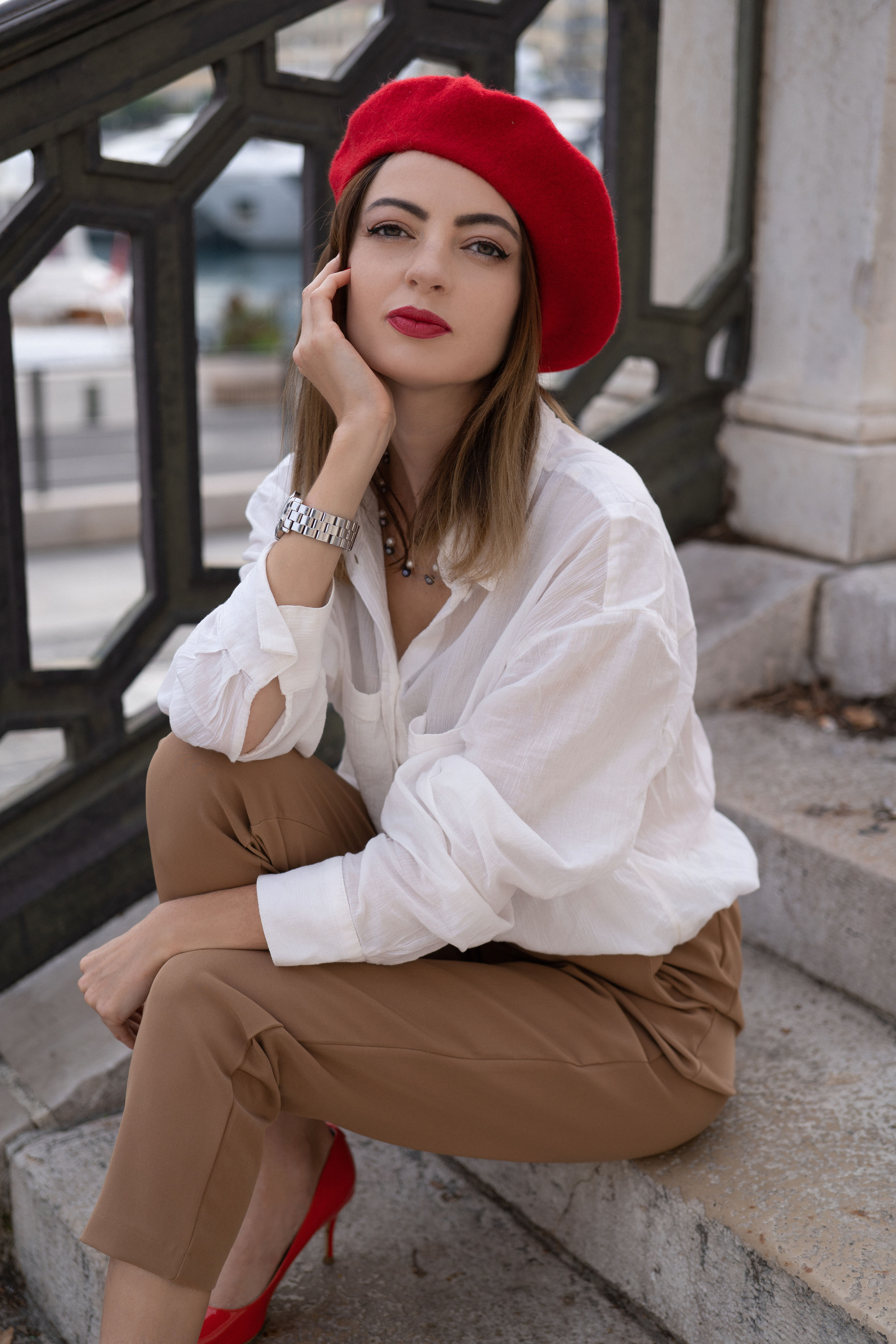 « Франция ей к лицу ». Главная