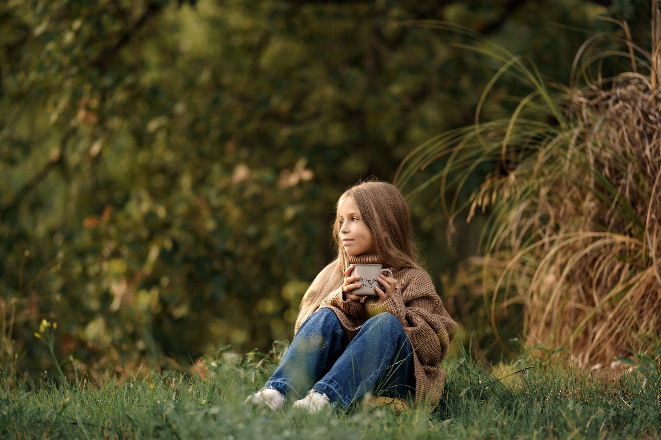 « moments de bonheur familial: séance photo dans la forêt d’automne ». Photos by Vechkaeva