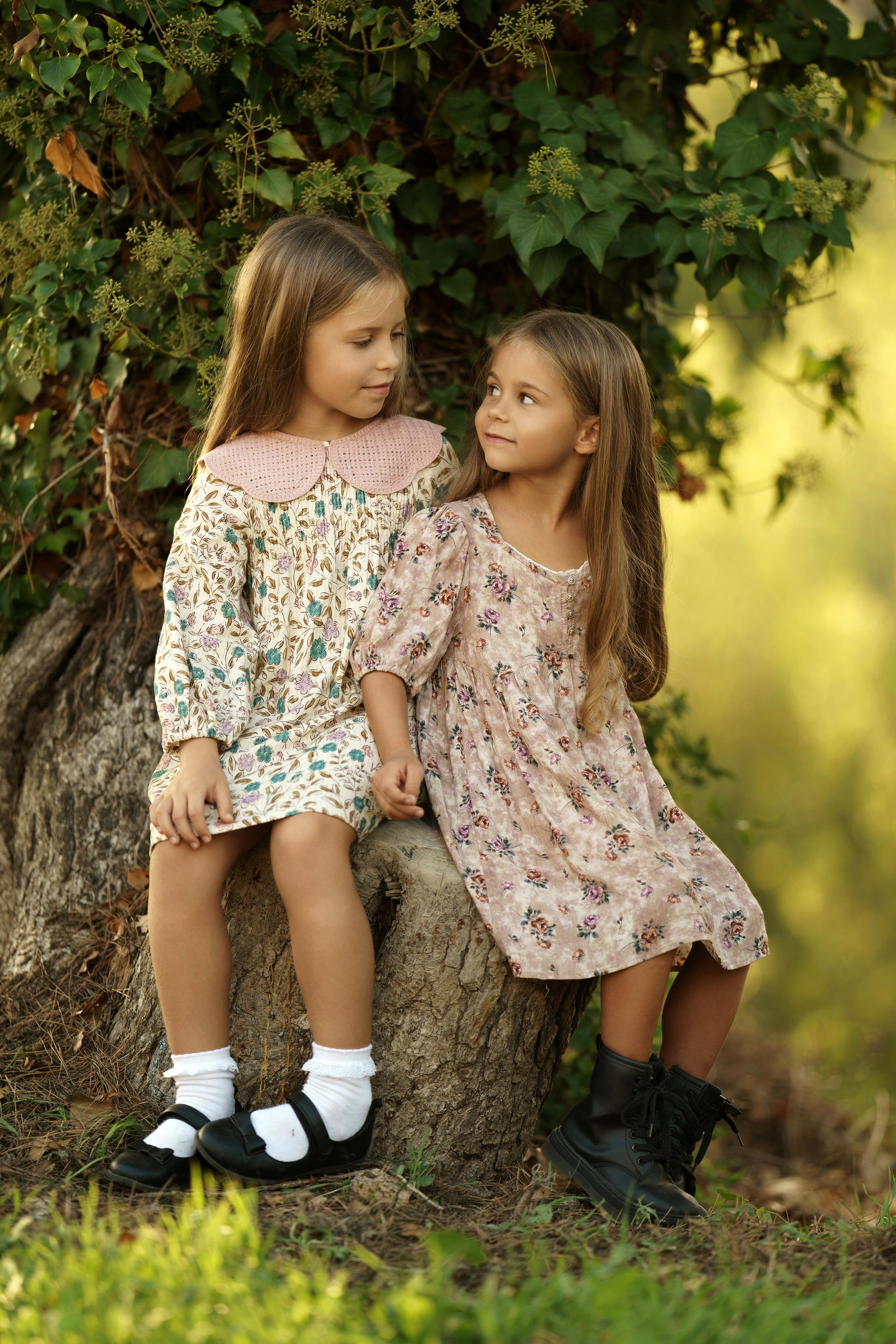 « moments de bonheur familial: séance photo dans la forêt d’automne ». Photos by Vechkaeva
