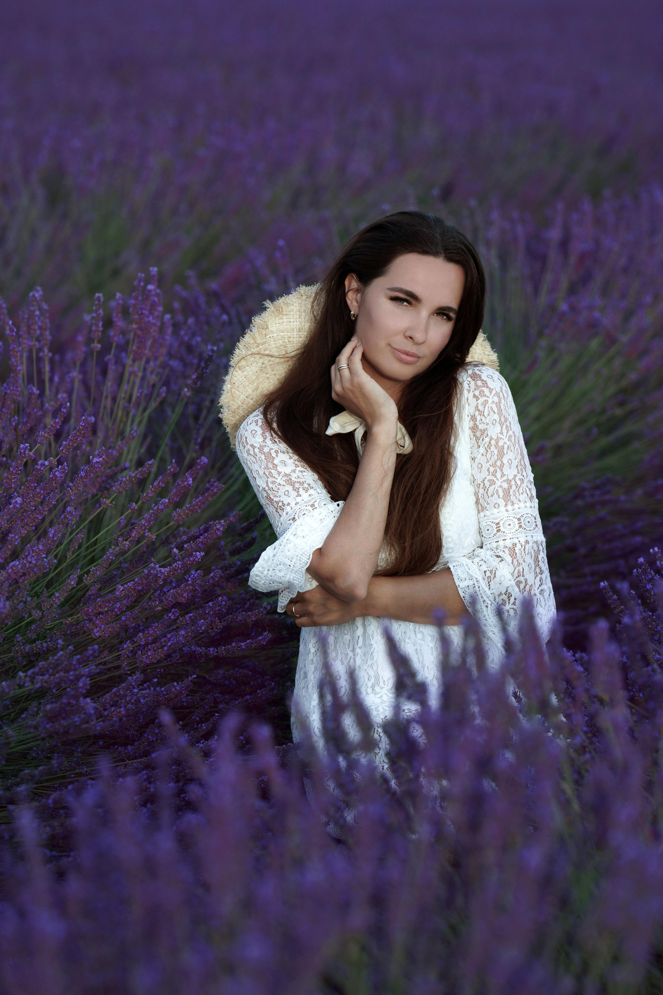 « coucher du soleil en Provence: Anna et la Provence dans l’objectif ». Photos by Vechkaeva