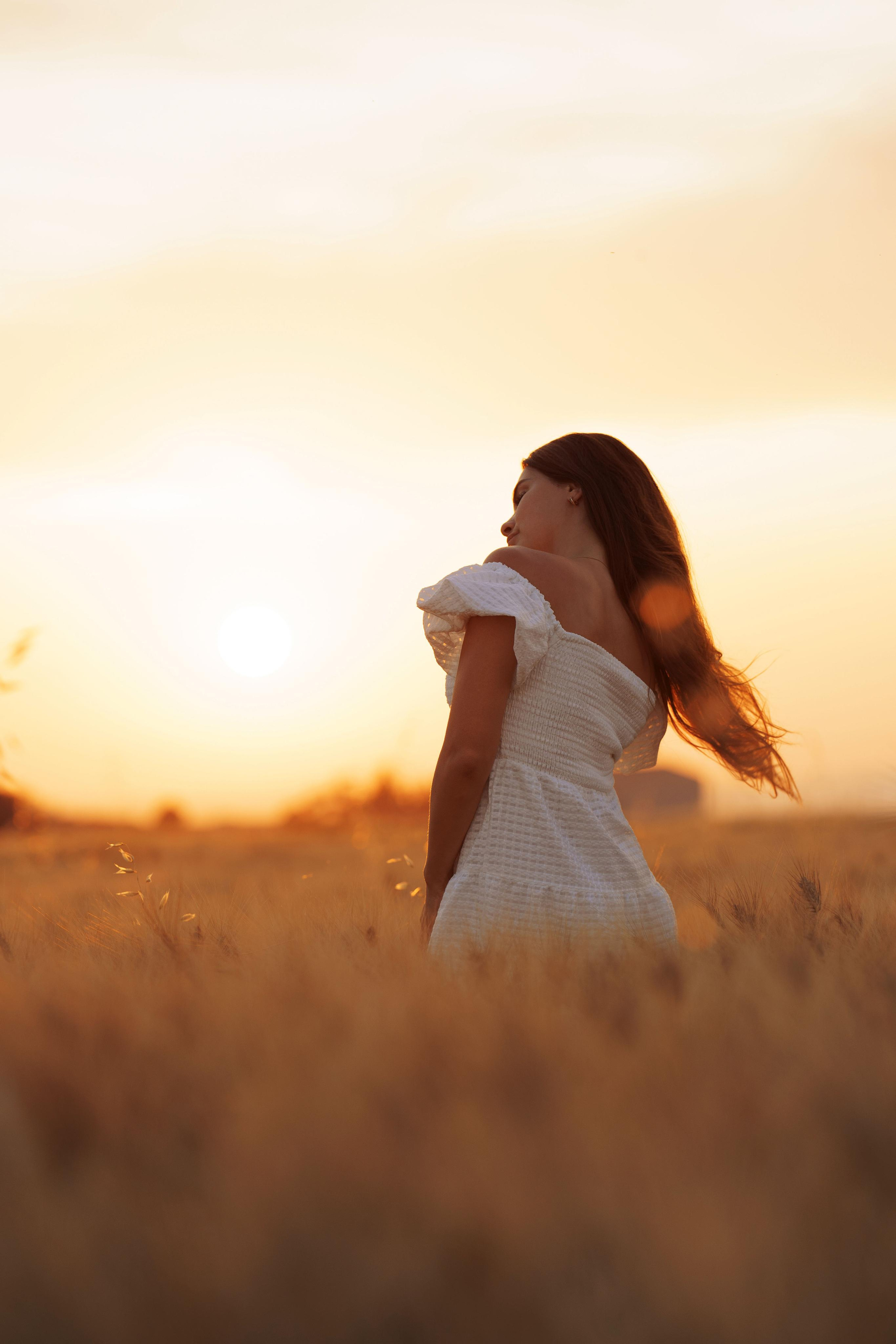« coucher du soleil en Provence: Anna et la Provence dans l’objectif ». Photos by Vechkaeva